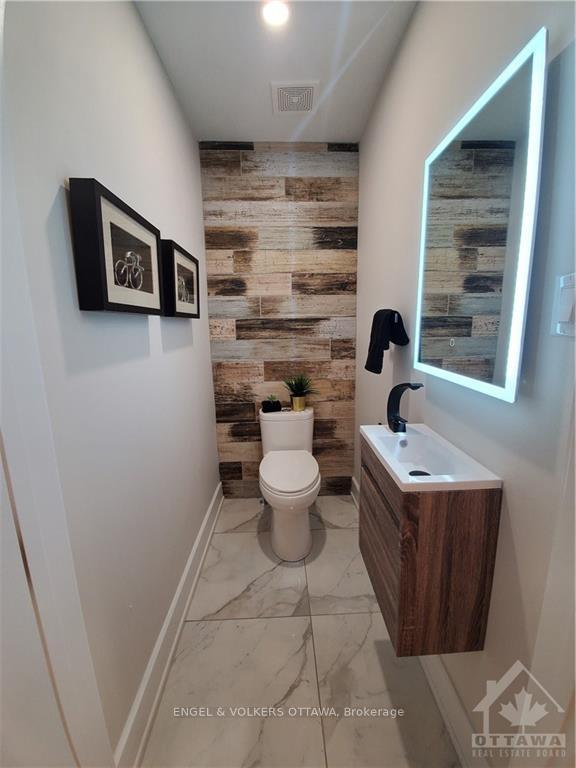 Photo 10 of 104 Maple Lane, Ottawa, Lindenlea — HOMEH