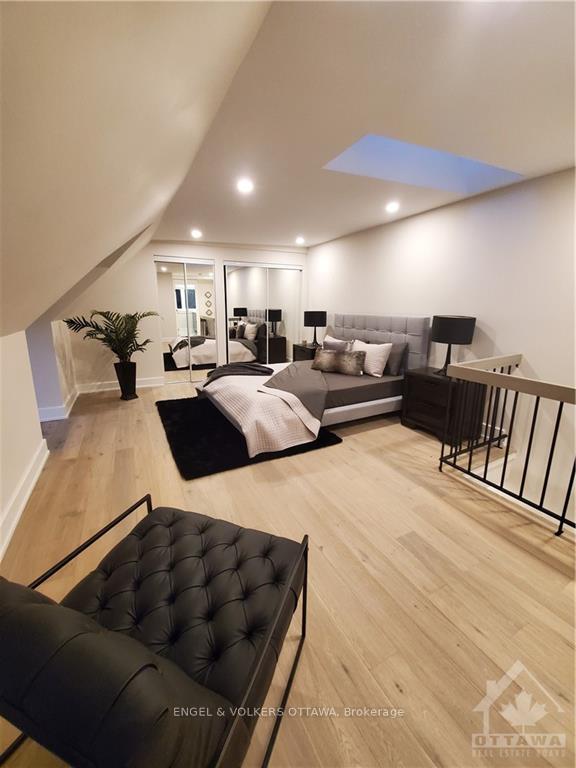 Photo 15 of 104 Maple Lane, Ottawa, Lindenlea — HOMEH