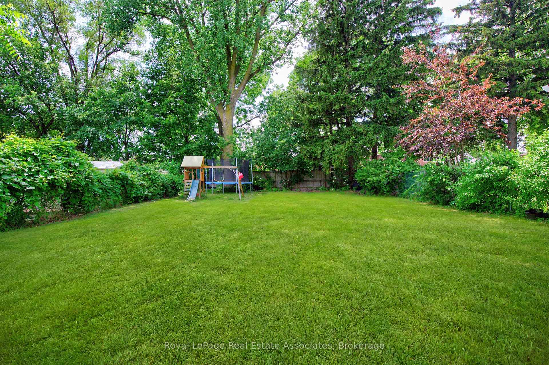 Photo 5 of 1072 Orchard Road, Mississauga, Lakeview — HOMEH