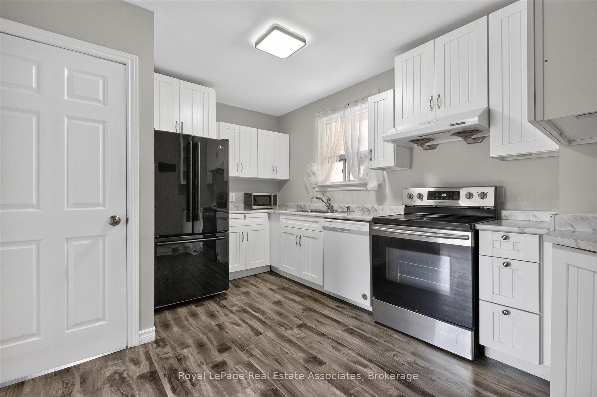 Photo 11 of 1072 Orchard Road, Mississauga, Lakeview — HOMEH