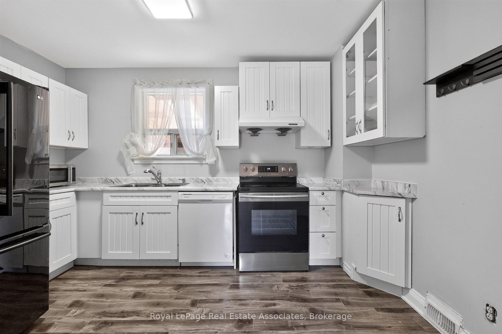 Photo 14 of 1072 Orchard Road, Mississauga, Lakeview — HOMEH