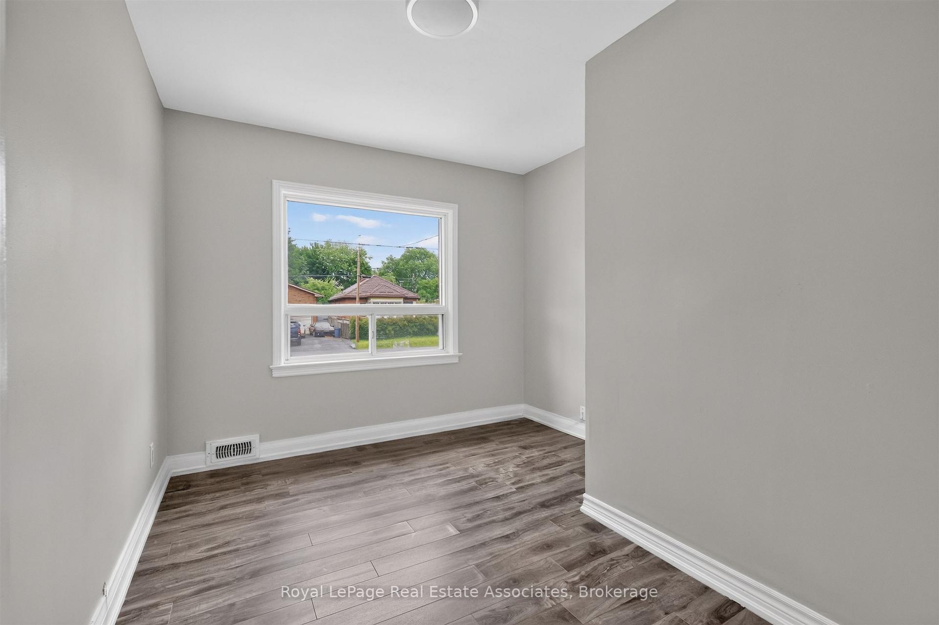Photo 15 of 1072 Orchard Road, Mississauga, Lakeview — HOMEH
