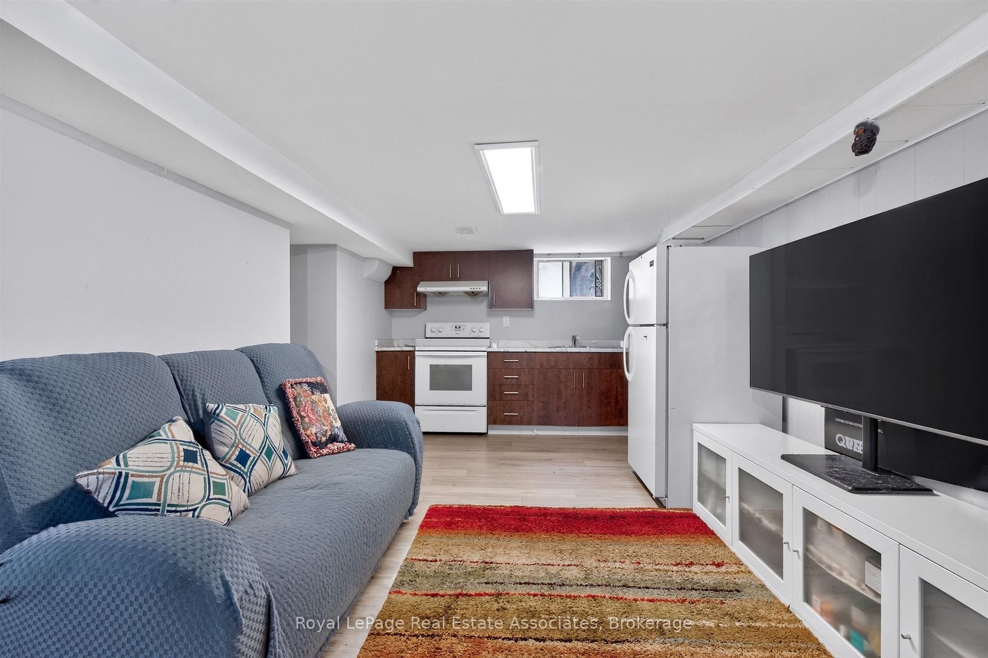 Photo 24 of 1072 Orchard Road, Mississauga, Lakeview — HOMEH
