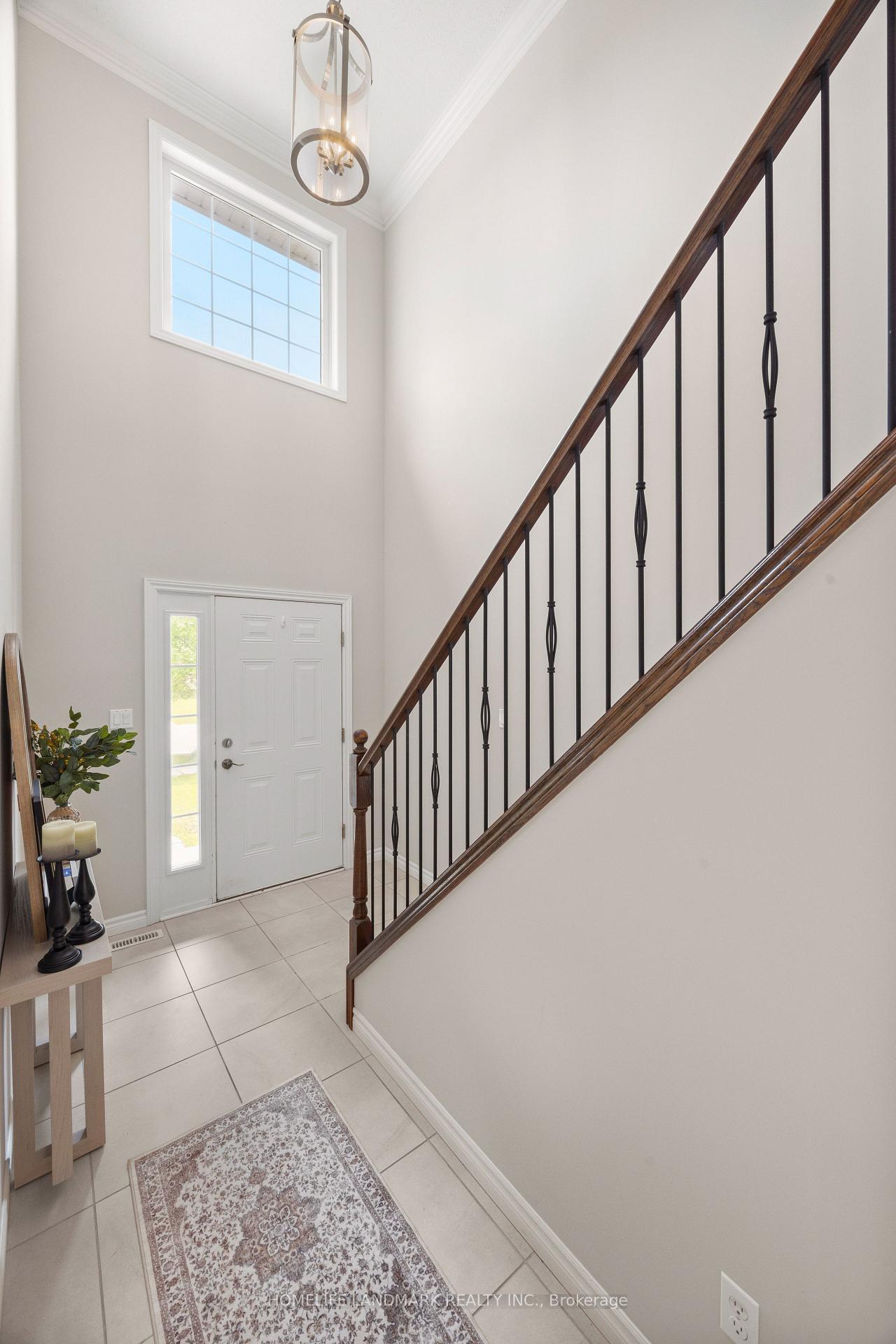Photo 6 of 1166 Smither Road, London, North I — HOMEH