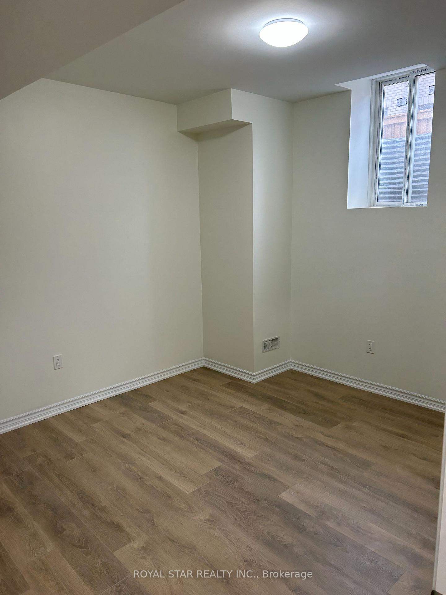 Photo 11 of Unit Bsmt, 31 Hallaran Road, Oakville, Glenorchy — HOMEH
