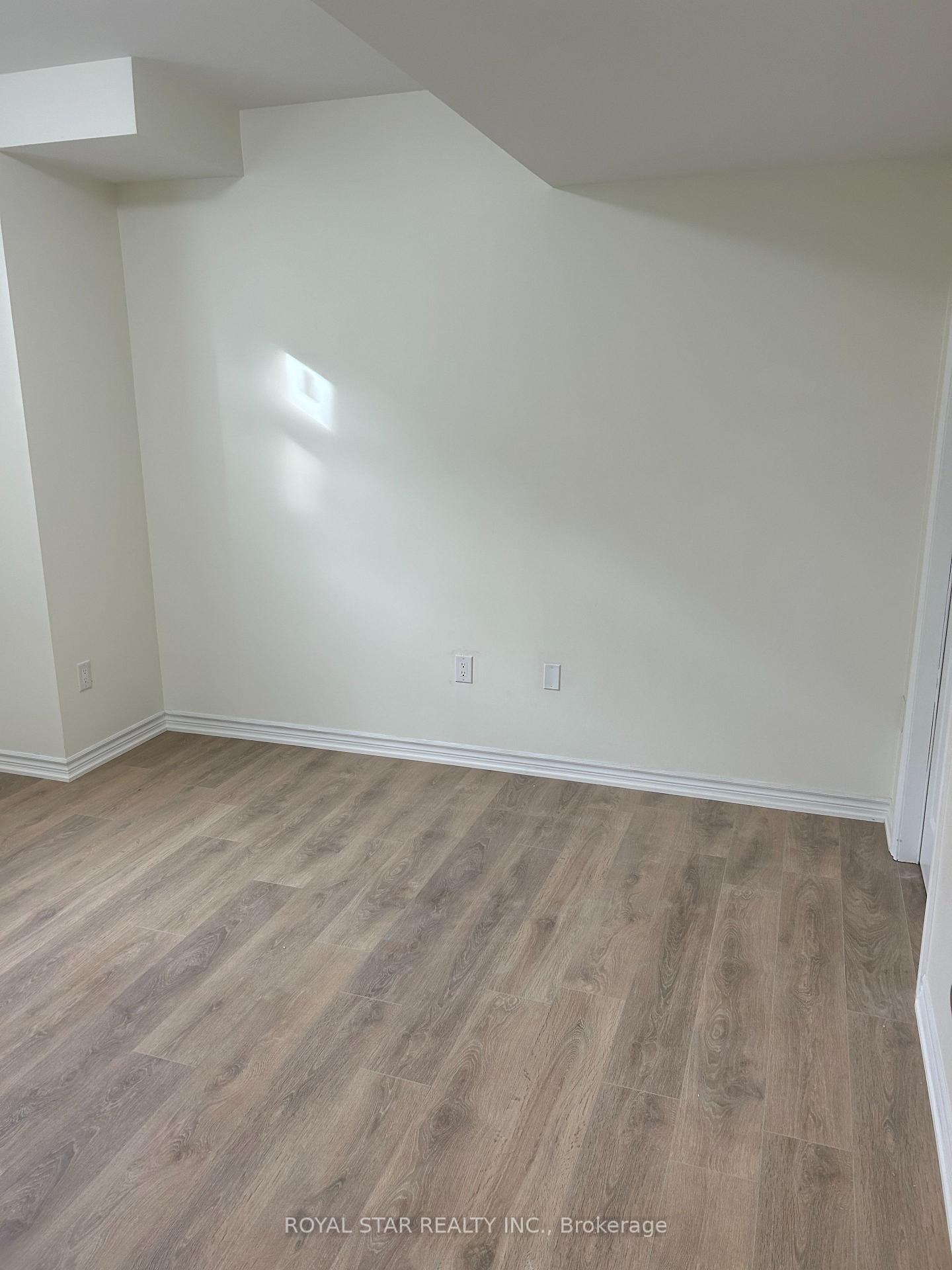 Photo 13 of Unit Bsmt, 31 Hallaran Road, Oakville, Glenorchy — HOMEH