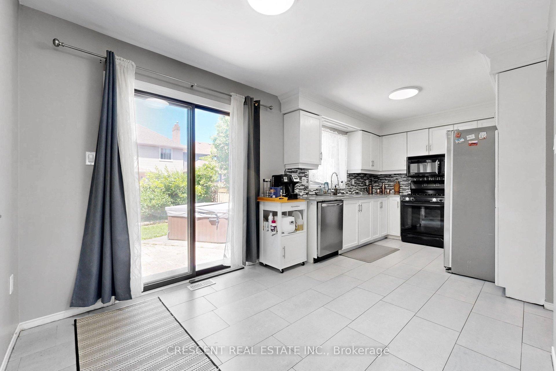 Photo 12 of 46 Pearson Drive, Hamilton, Templemead — HOMEH