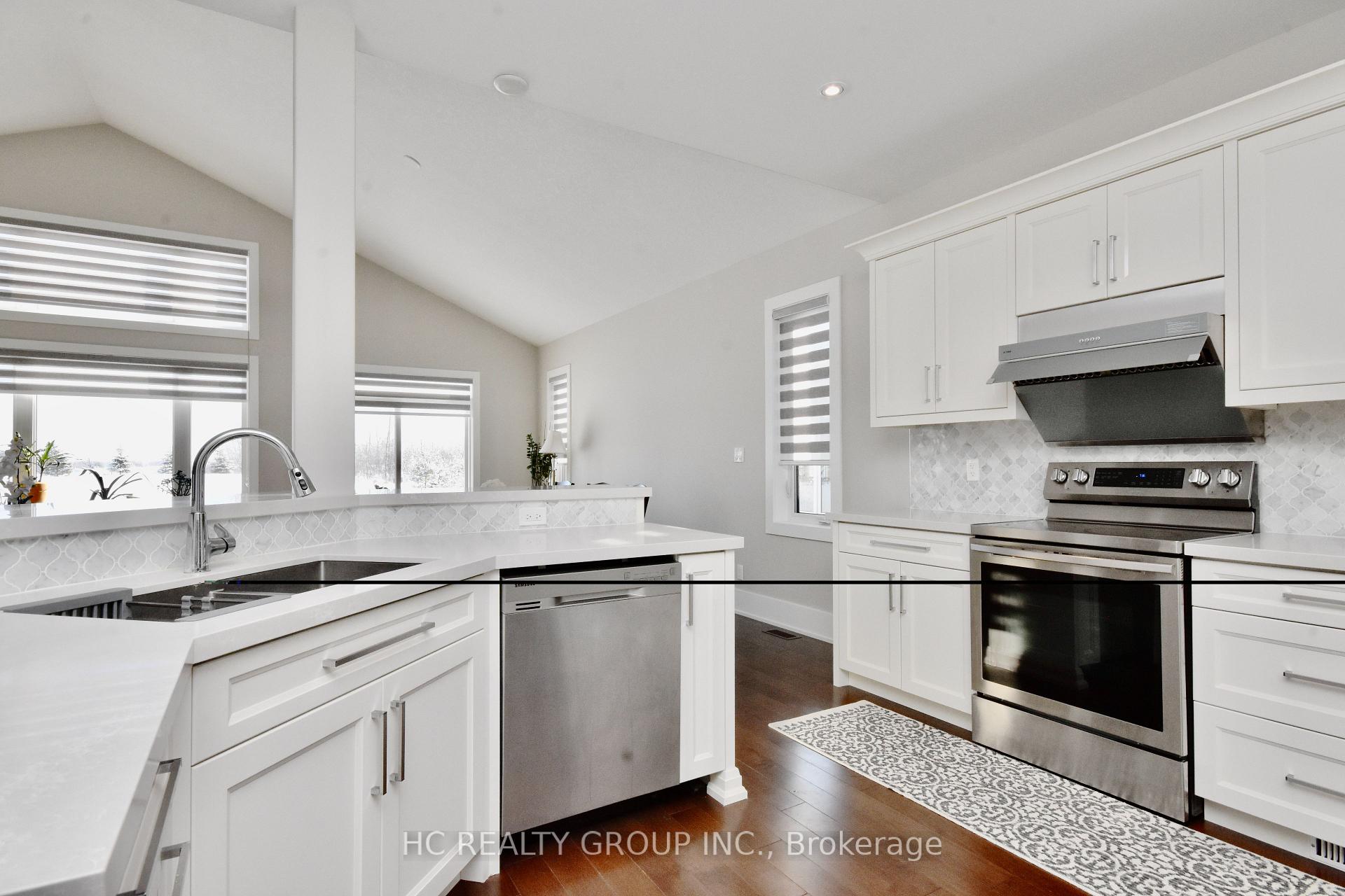 Photo 16 of 295 Sunnybrae Avenue, Innisfil, Stroud — HOMEH