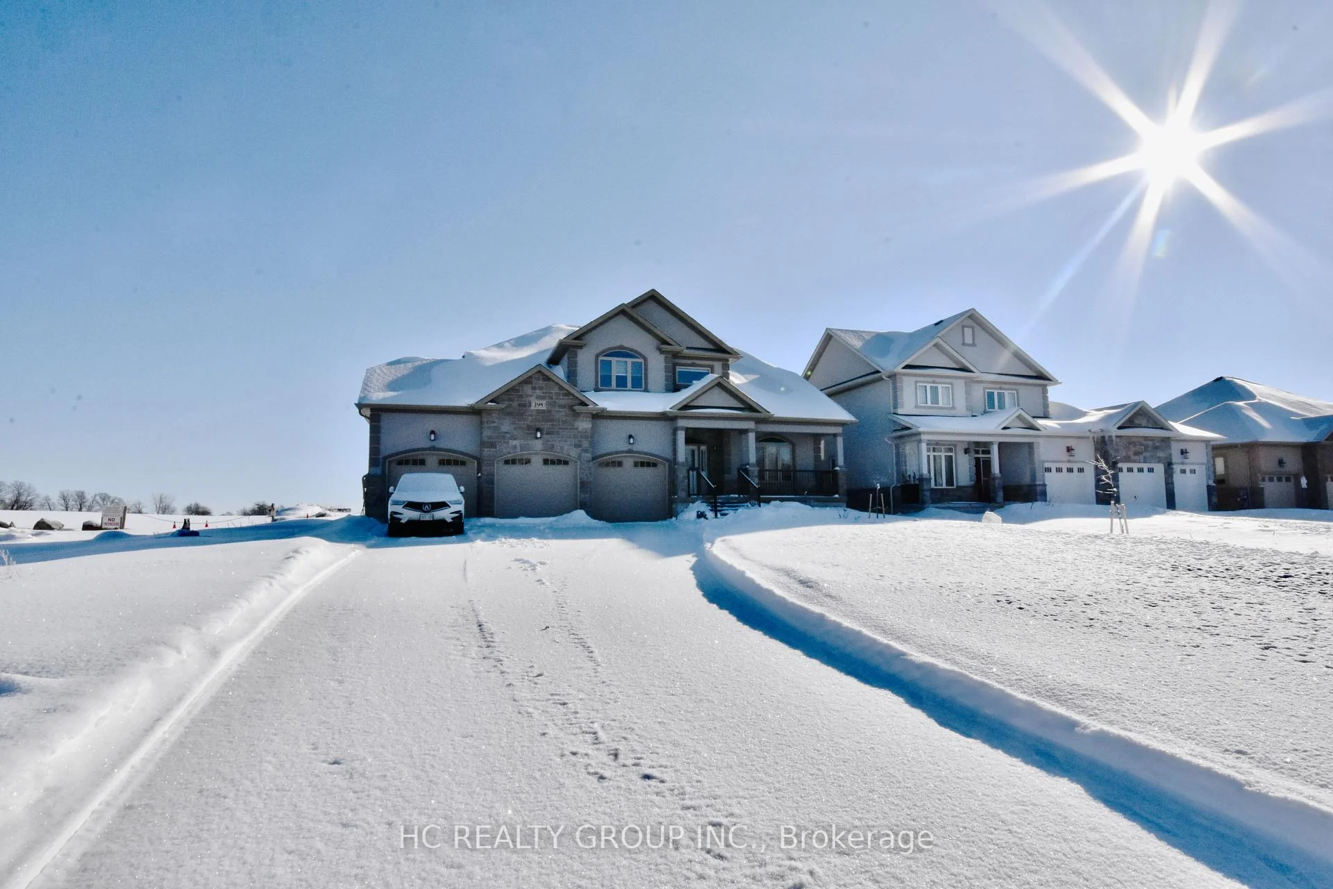 Photo 2 of 295 Sunnybrae Avenue, Innisfil, Stroud — HOMEH