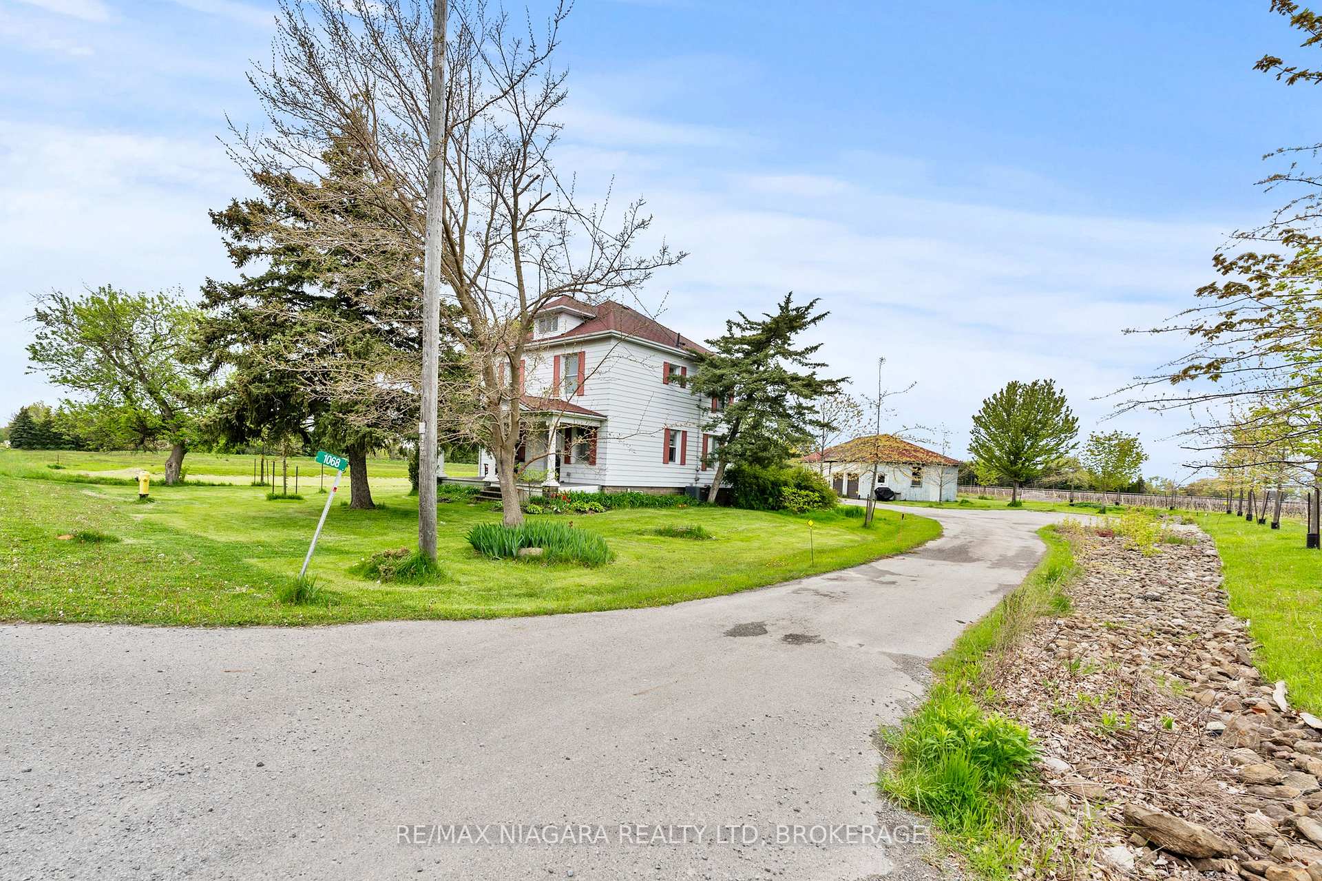 Photo of 1068 Niagara Stone Road