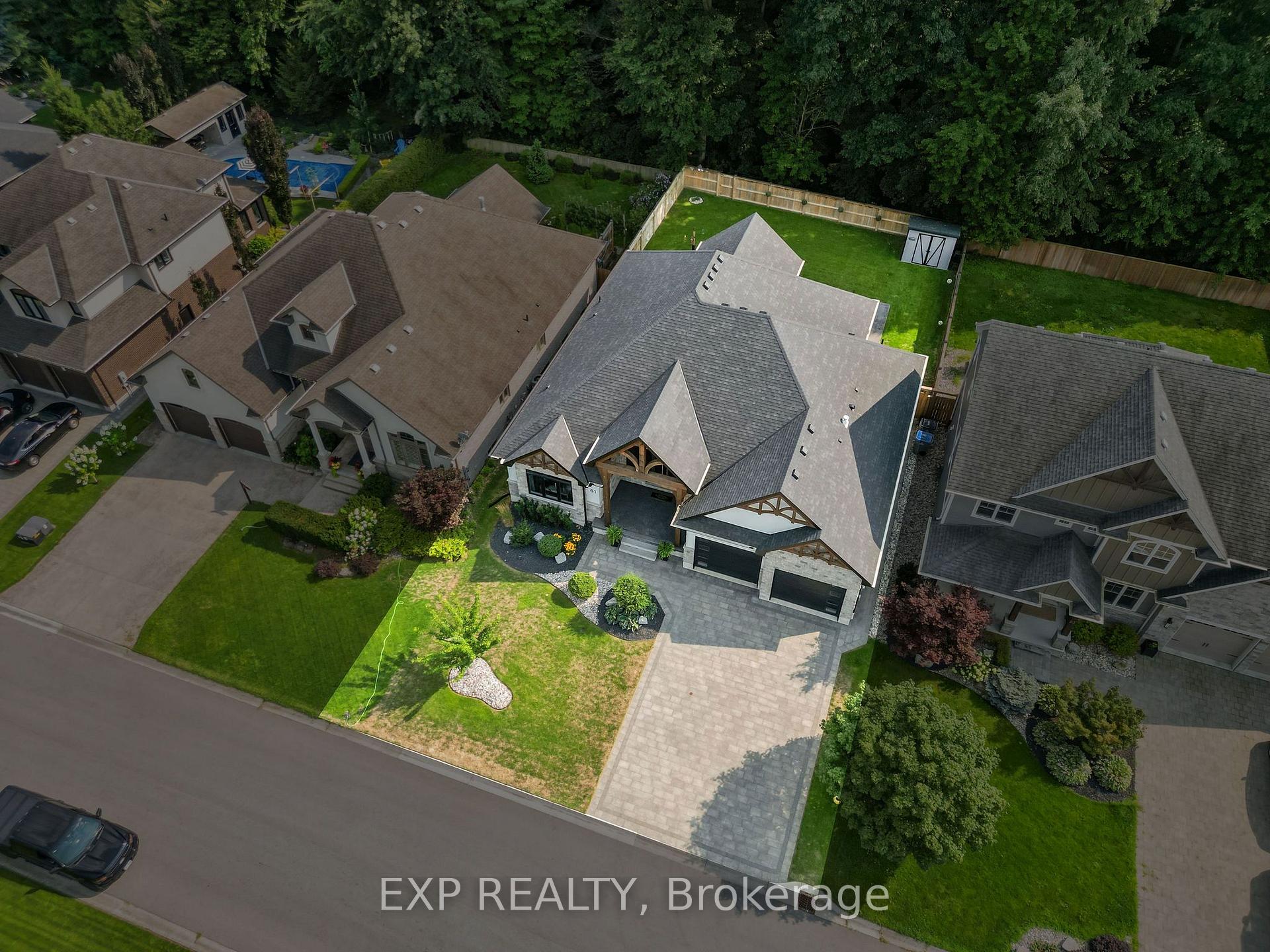 Photo 4 of 61 Ashby Crescent, Strathroy-Caradoc, SW — HOMEH