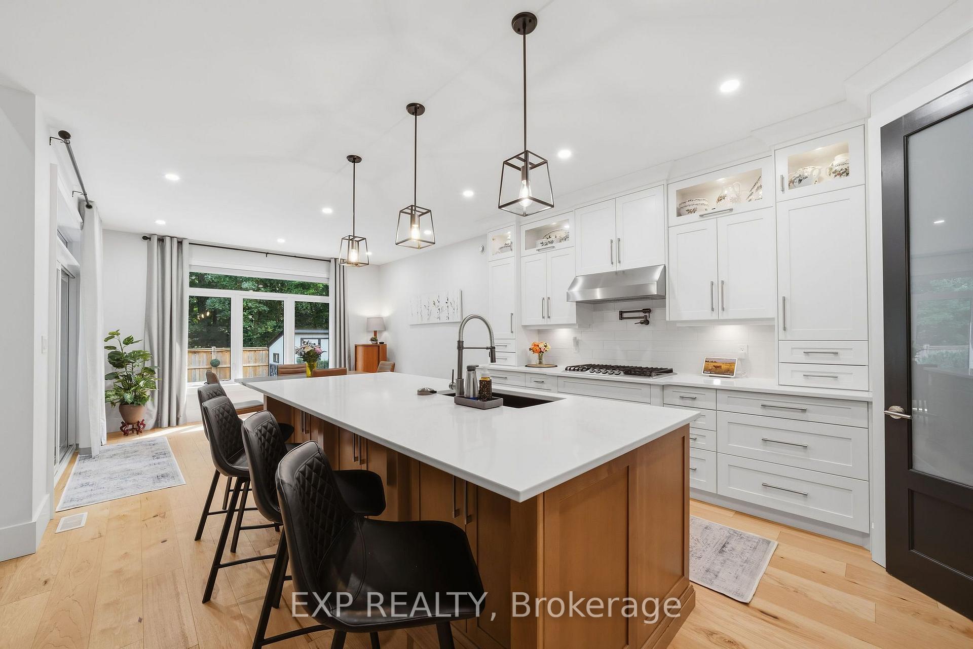 Photo 5 of 61 Ashby Crescent, Strathroy-Caradoc, SW — HOMEH