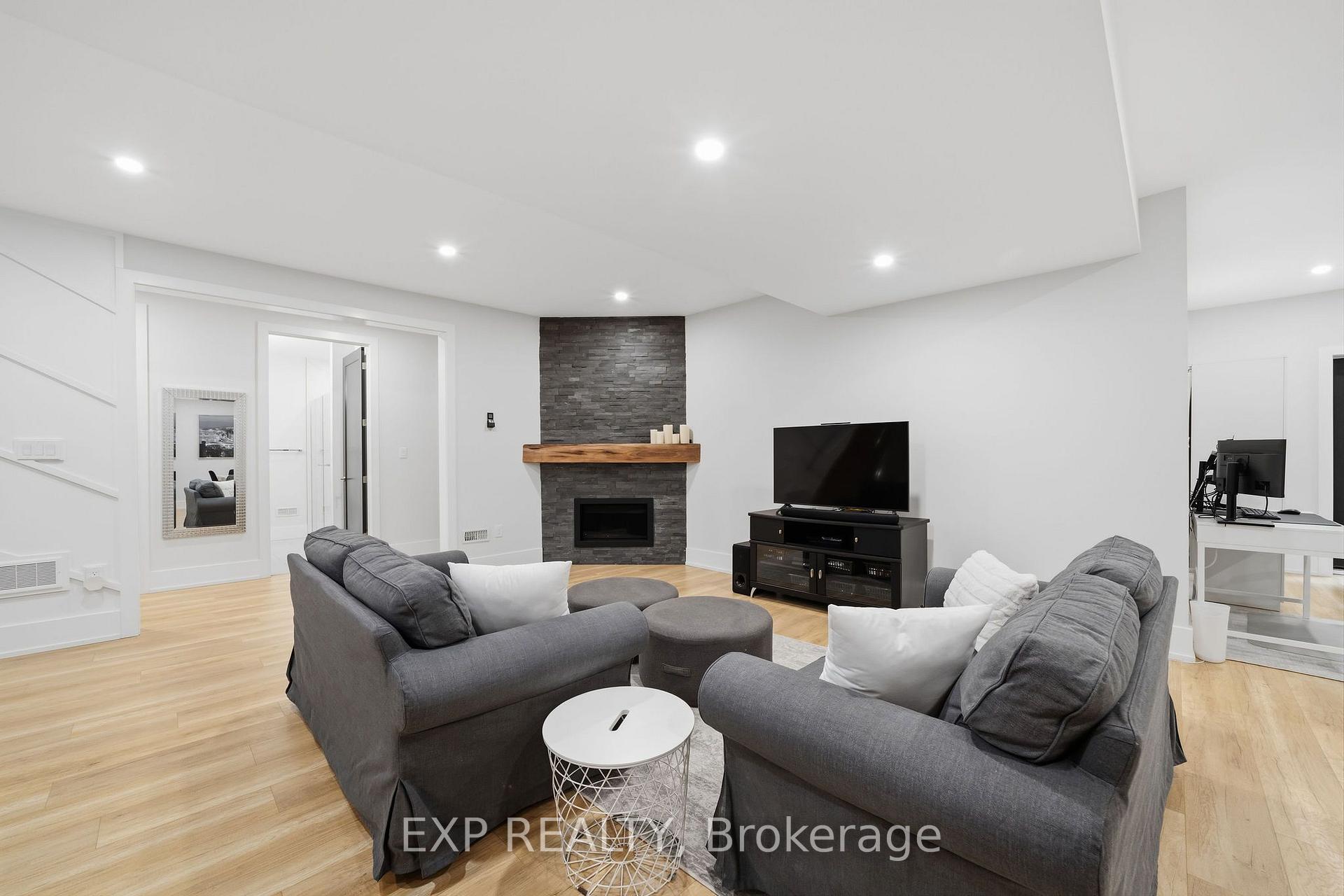 Photo 29 of 61 Ashby Crescent, Strathroy-Caradoc, SW — HOMEH