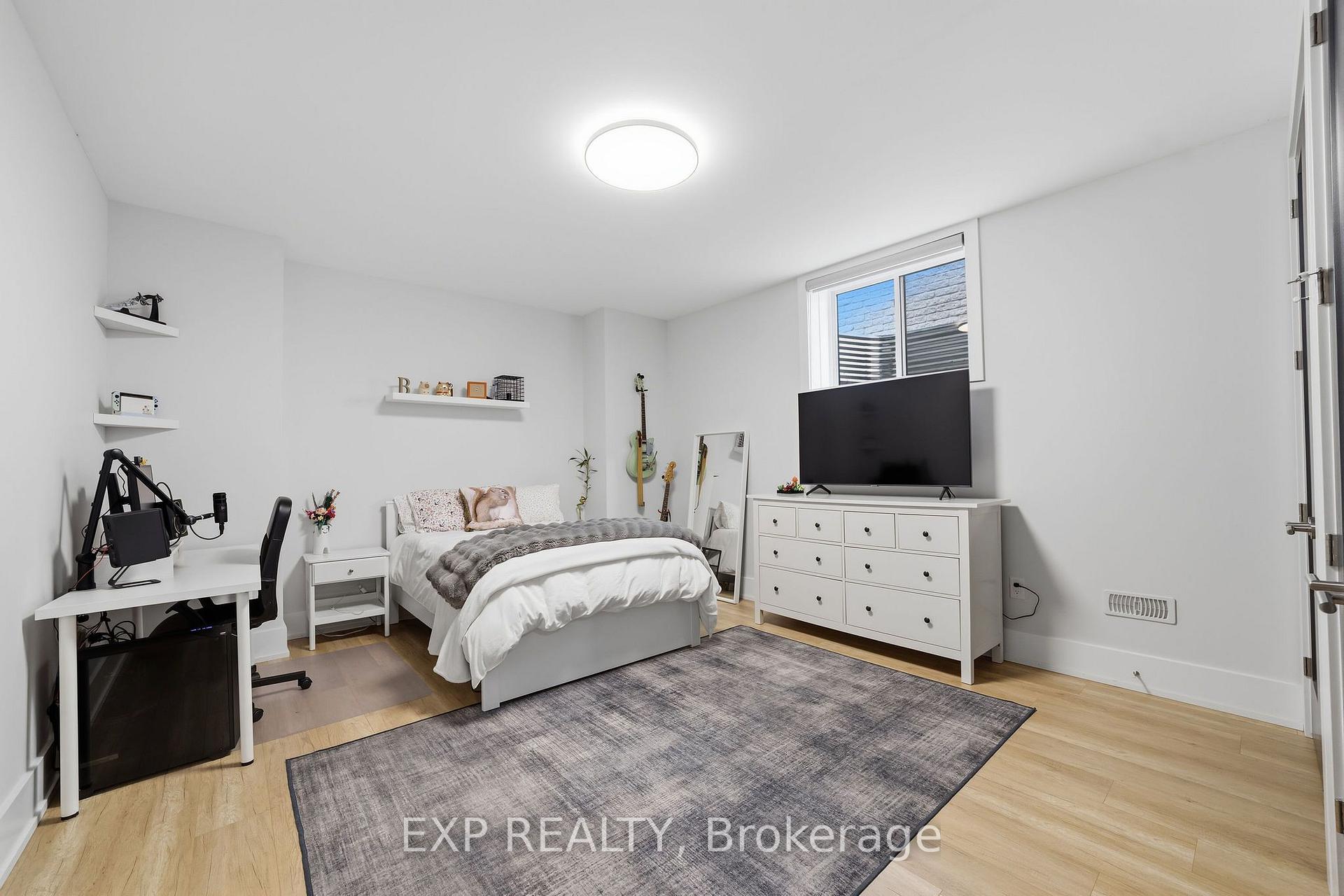 Photo 36 of 61 Ashby Crescent, Strathroy-Caradoc, SW — HOMEH