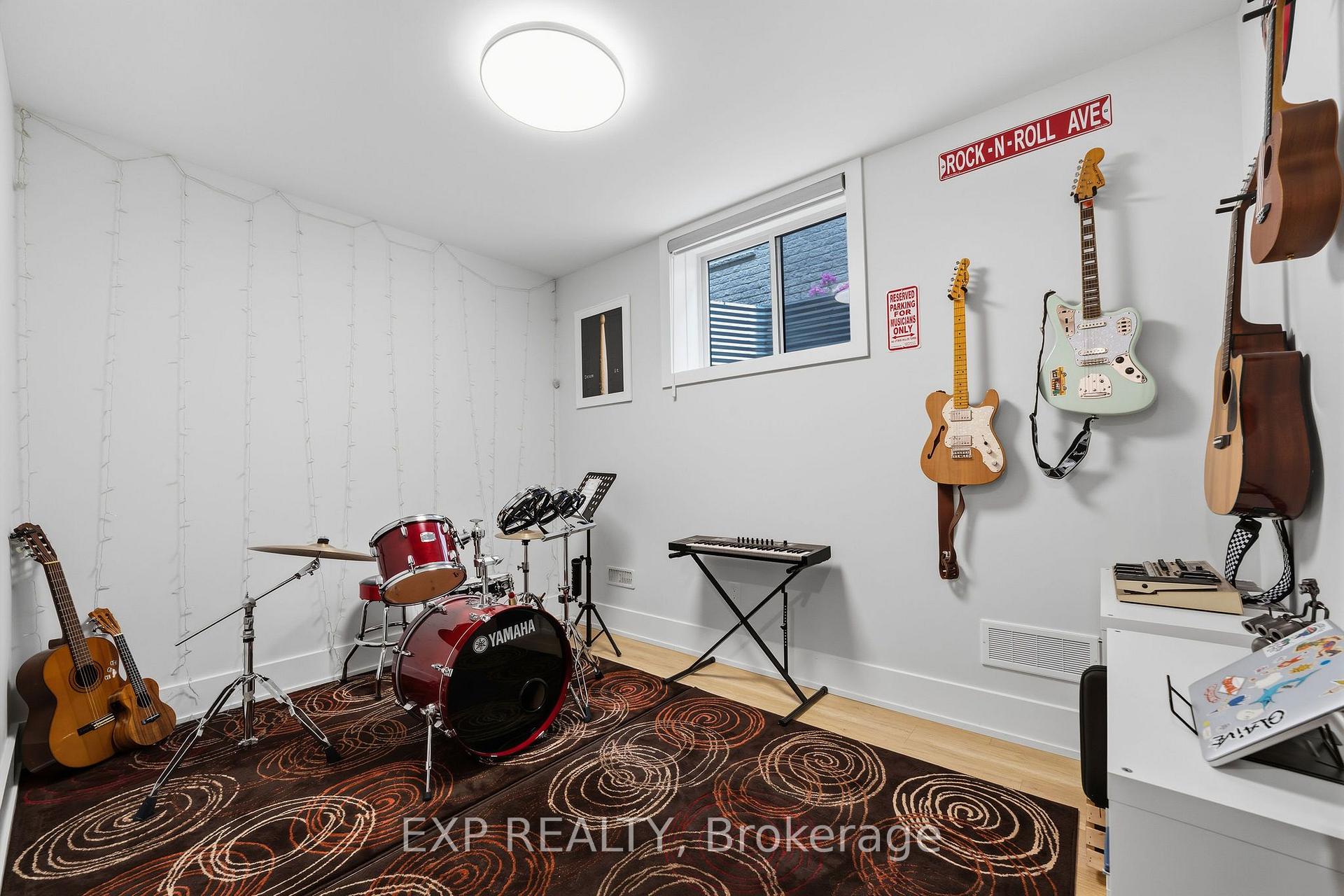 Photo 37 of 61 Ashby Crescent, Strathroy-Caradoc, SW — HOMEH