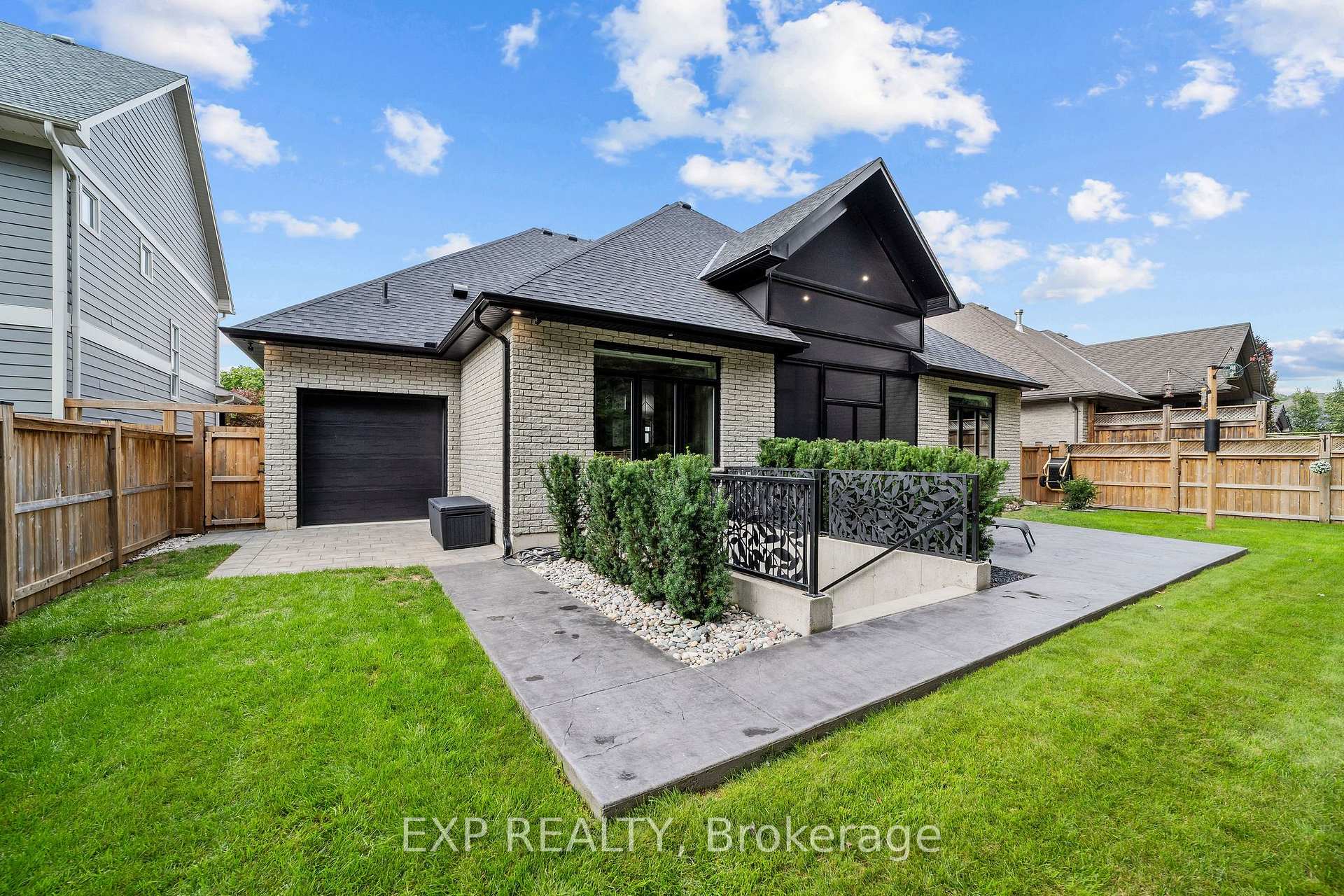 Photo 43 of 61 Ashby Crescent, Strathroy-Caradoc, SW — HOMEH