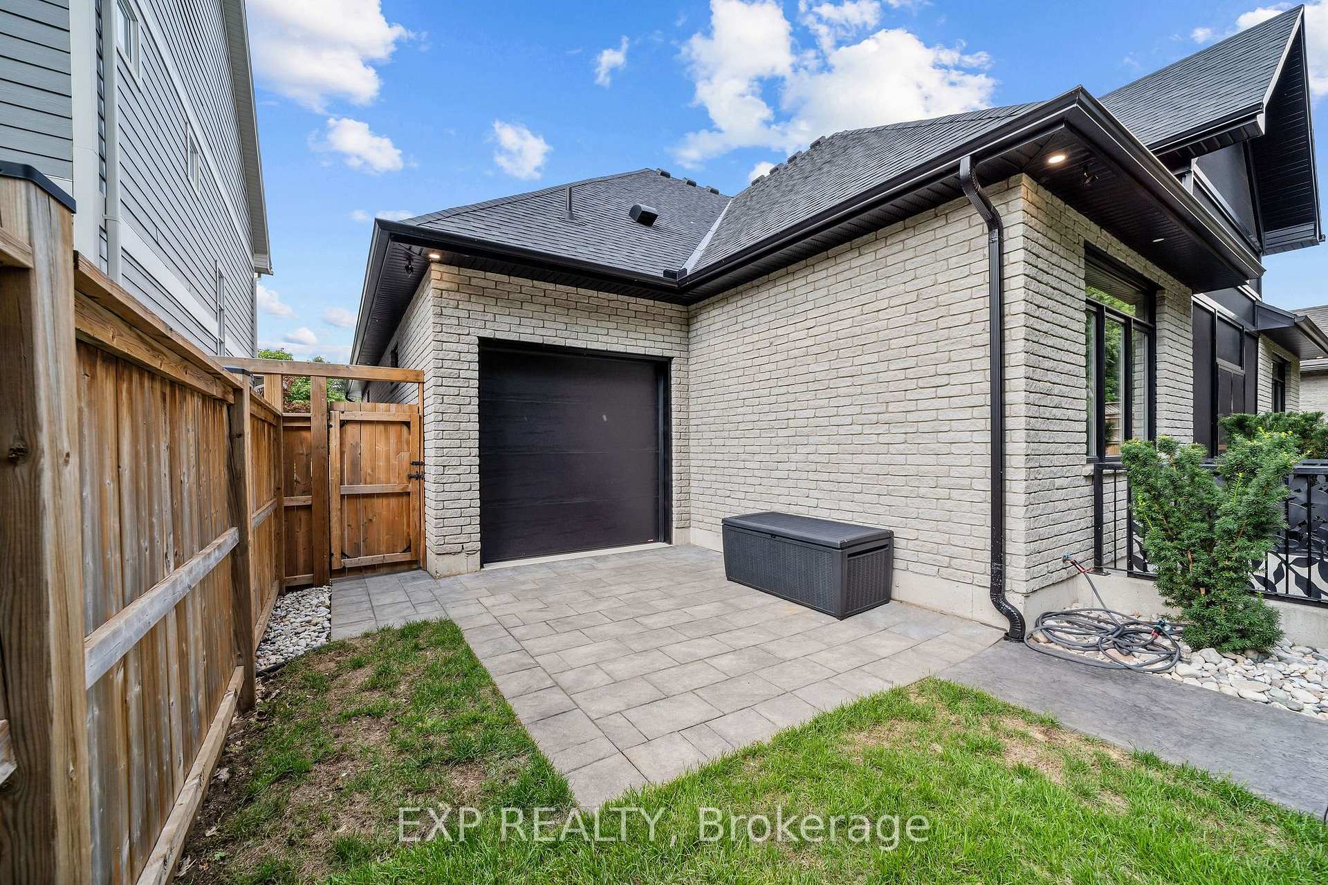 Photo 44 of 61 Ashby Crescent, Strathroy-Caradoc, SW — HOMEH