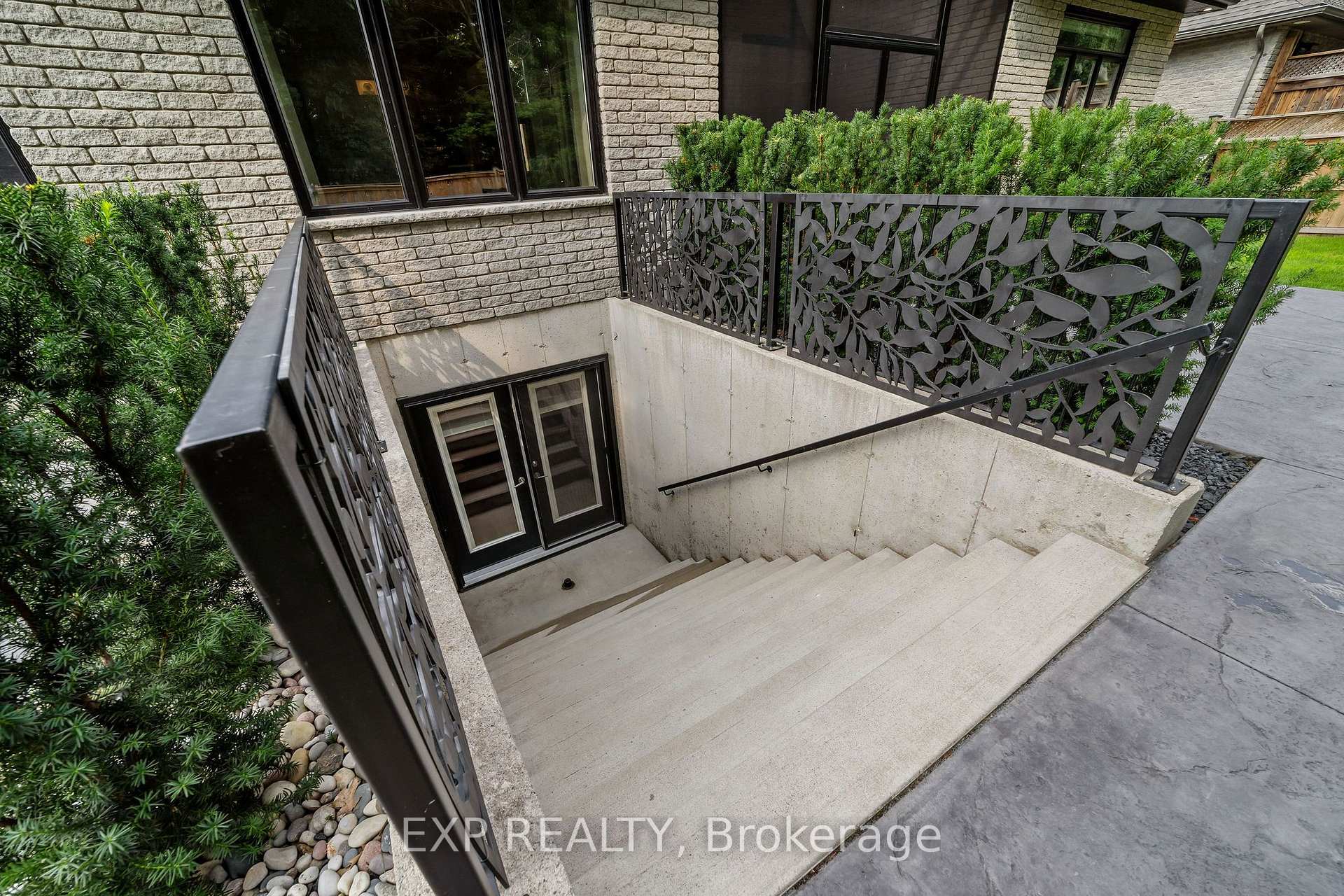 Photo 45 of 61 Ashby Crescent, Strathroy-Caradoc, SW — HOMEH