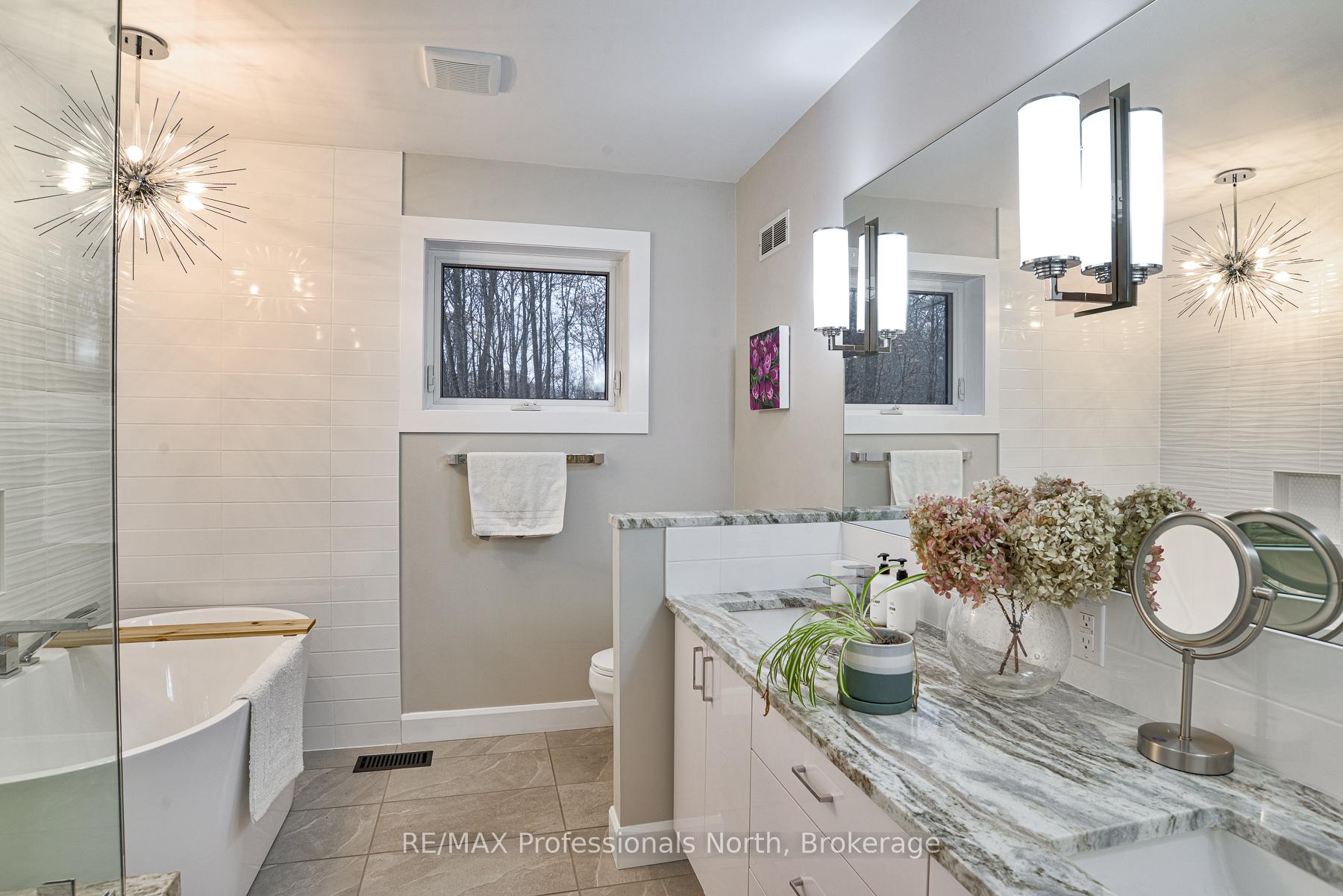 Photo 13 of 225 Blanchard Street W, Gravenhurst, Muskoka (S) — HOMEH