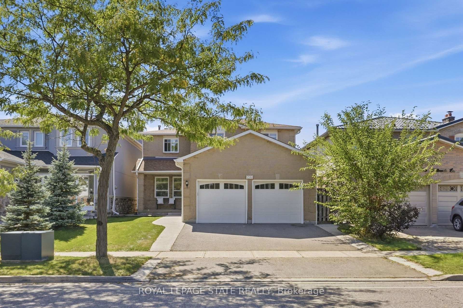 Photo 2 of 5592 Millbrook Lane, Mississauga, East Credit — HOMEH