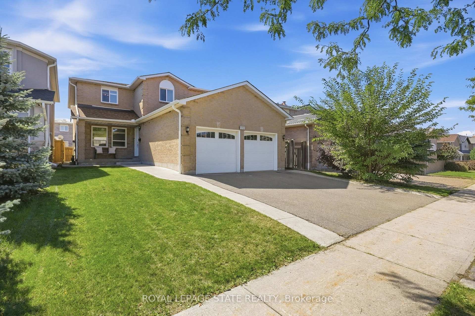 Photo 3 of 5592 Millbrook Lane, Mississauga, East Credit — HOMEH