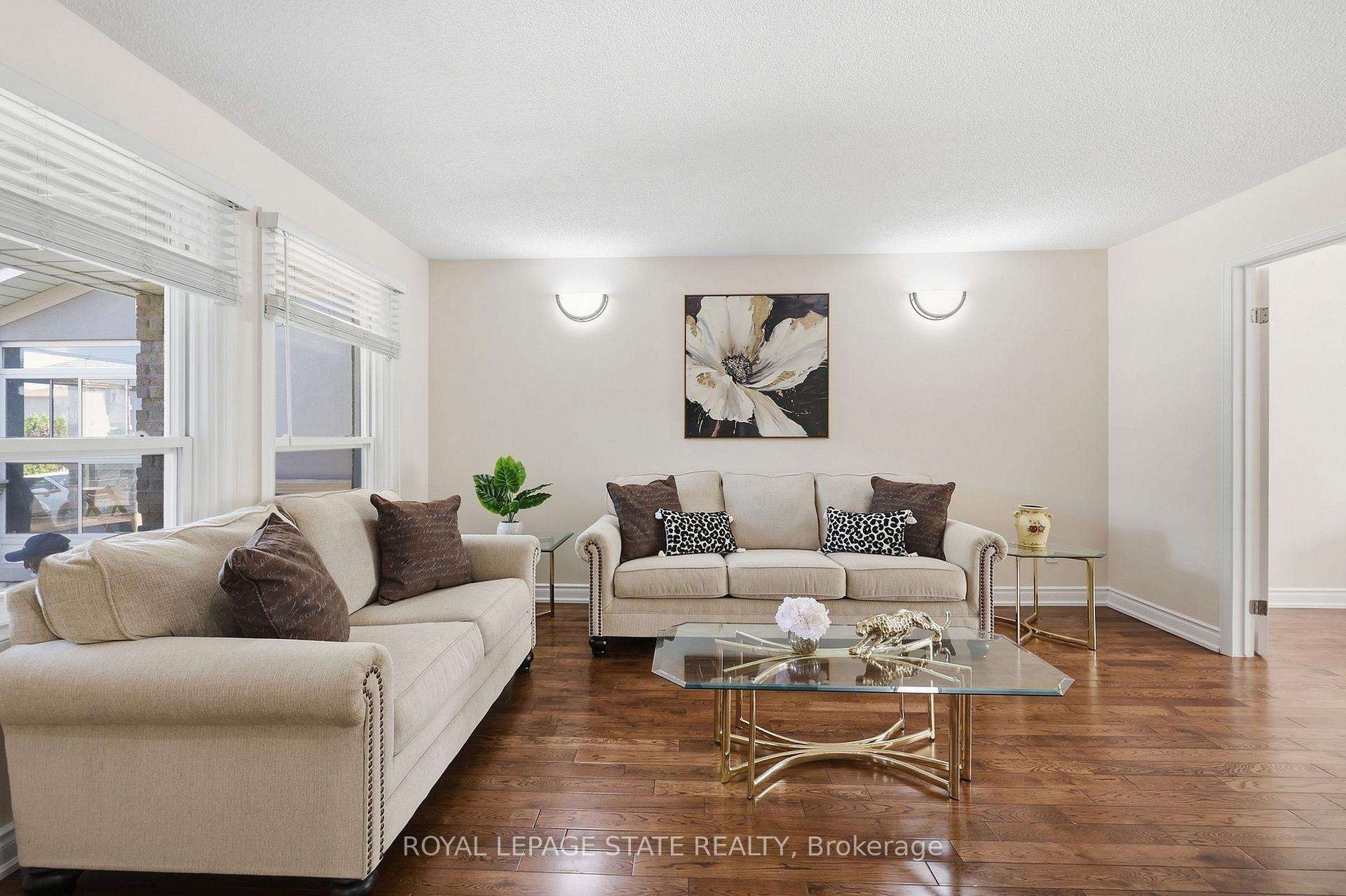 Photo 7 of 5592 Millbrook Lane, Mississauga, East Credit — HOMEH