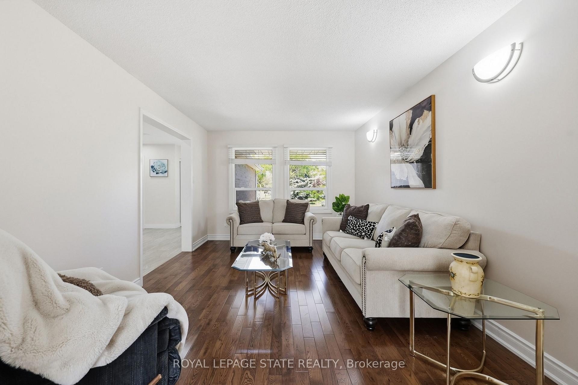 Photo 8 of 5592 Millbrook Lane, Mississauga, East Credit — HOMEH