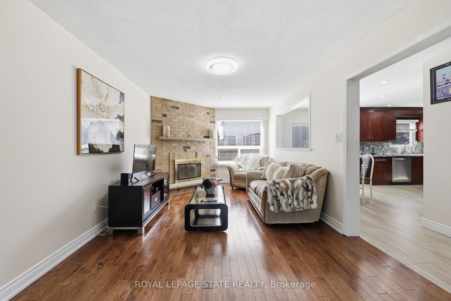 Photo 9 of 5592 Millbrook Lane, Mississauga, East Credit — HOMEH