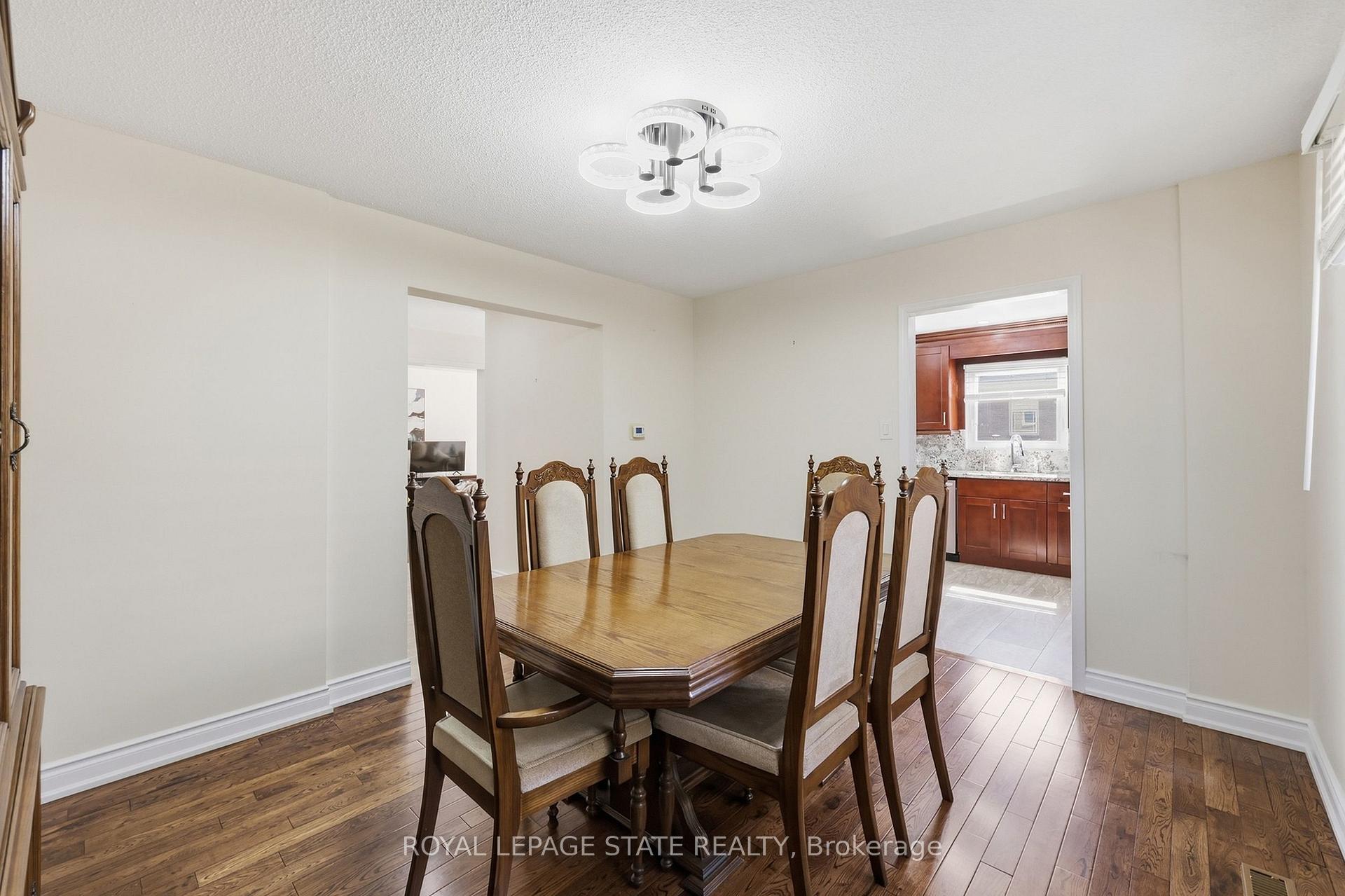 Photo 15 of 5592 Millbrook Lane, Mississauga, East Credit — HOMEH