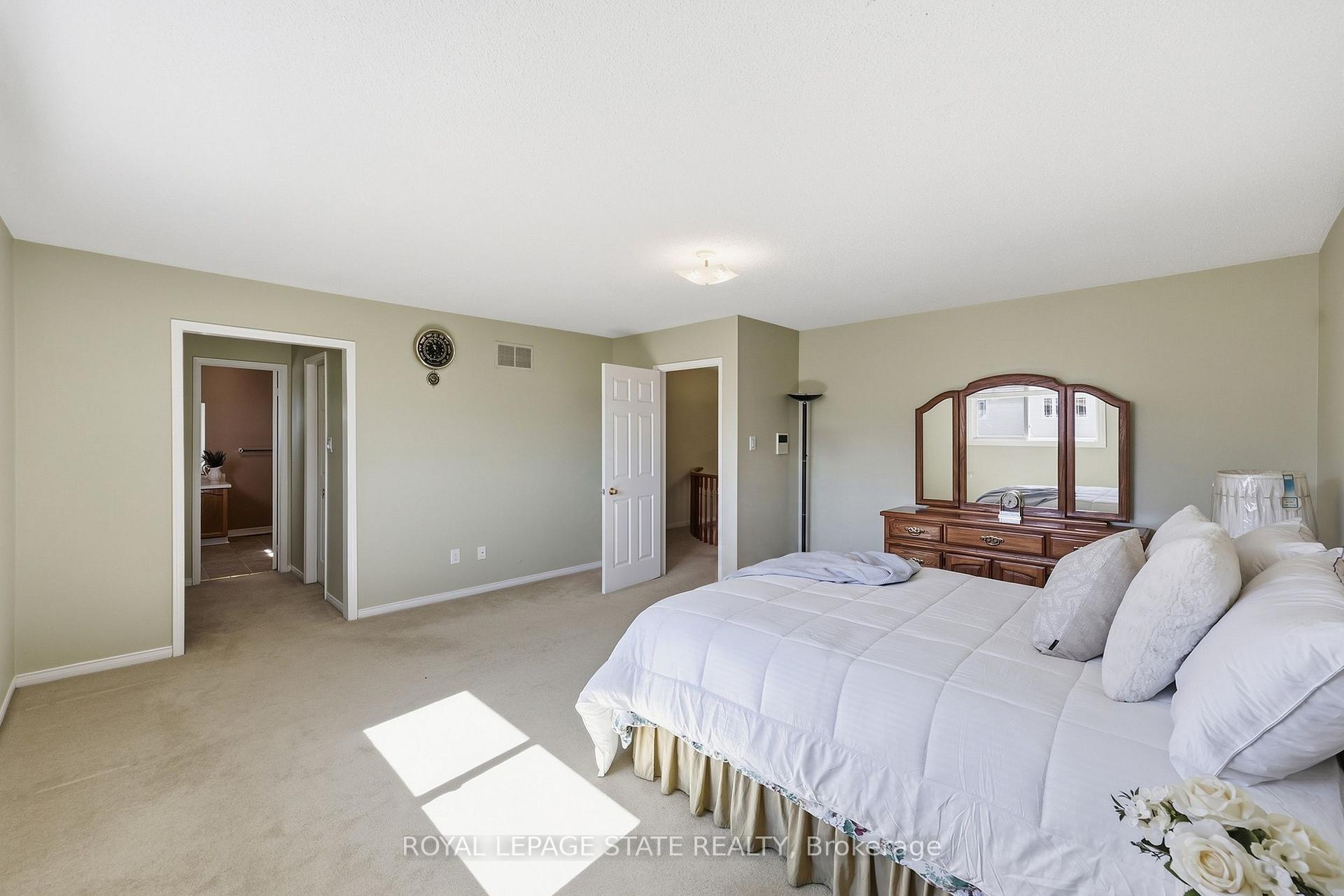 Photo 20 of 5592 Millbrook Lane, Mississauga, East Credit — HOMEH