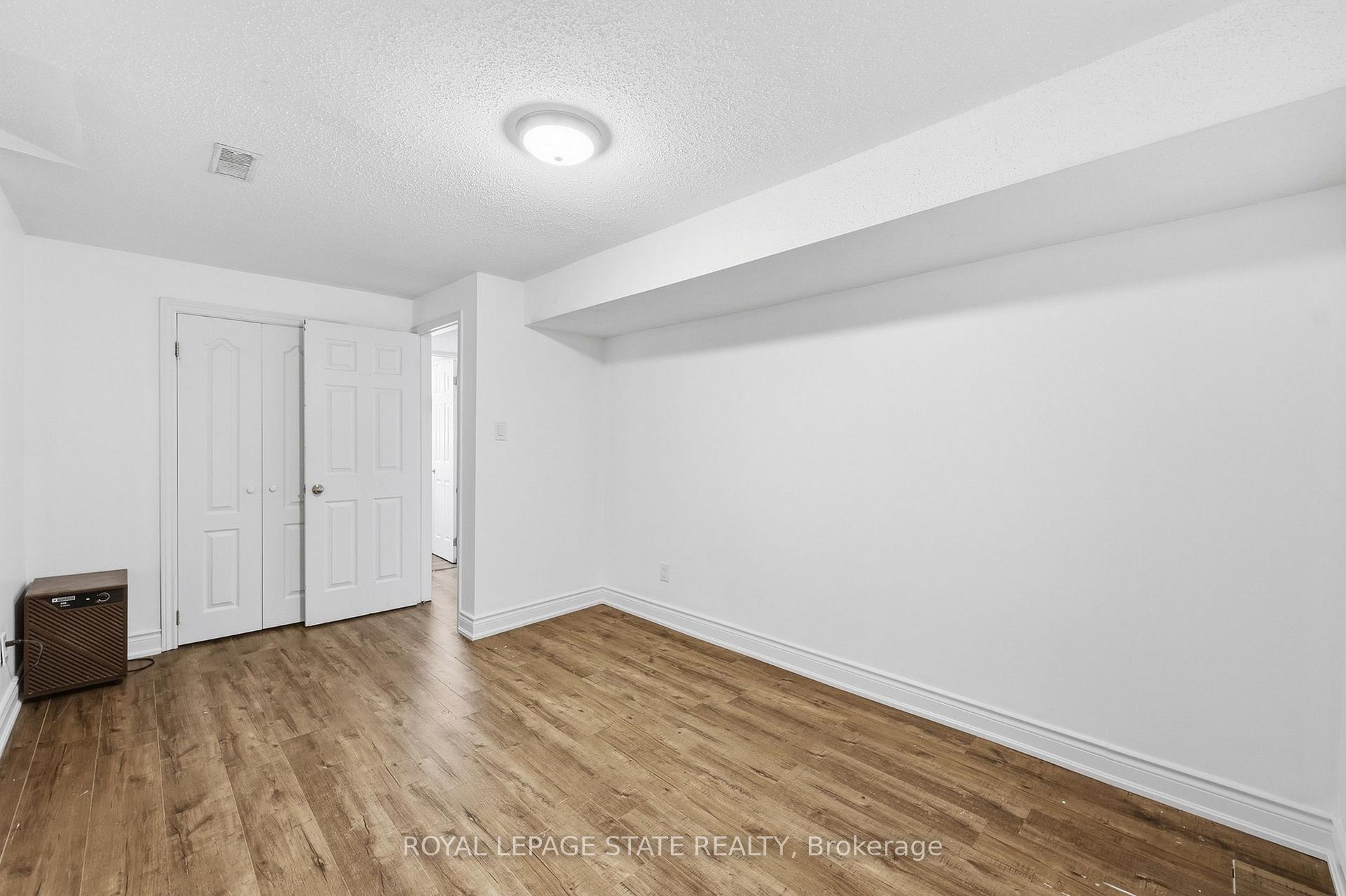 Photo 35 of 5592 Millbrook Lane, Mississauga, East Credit — HOMEH