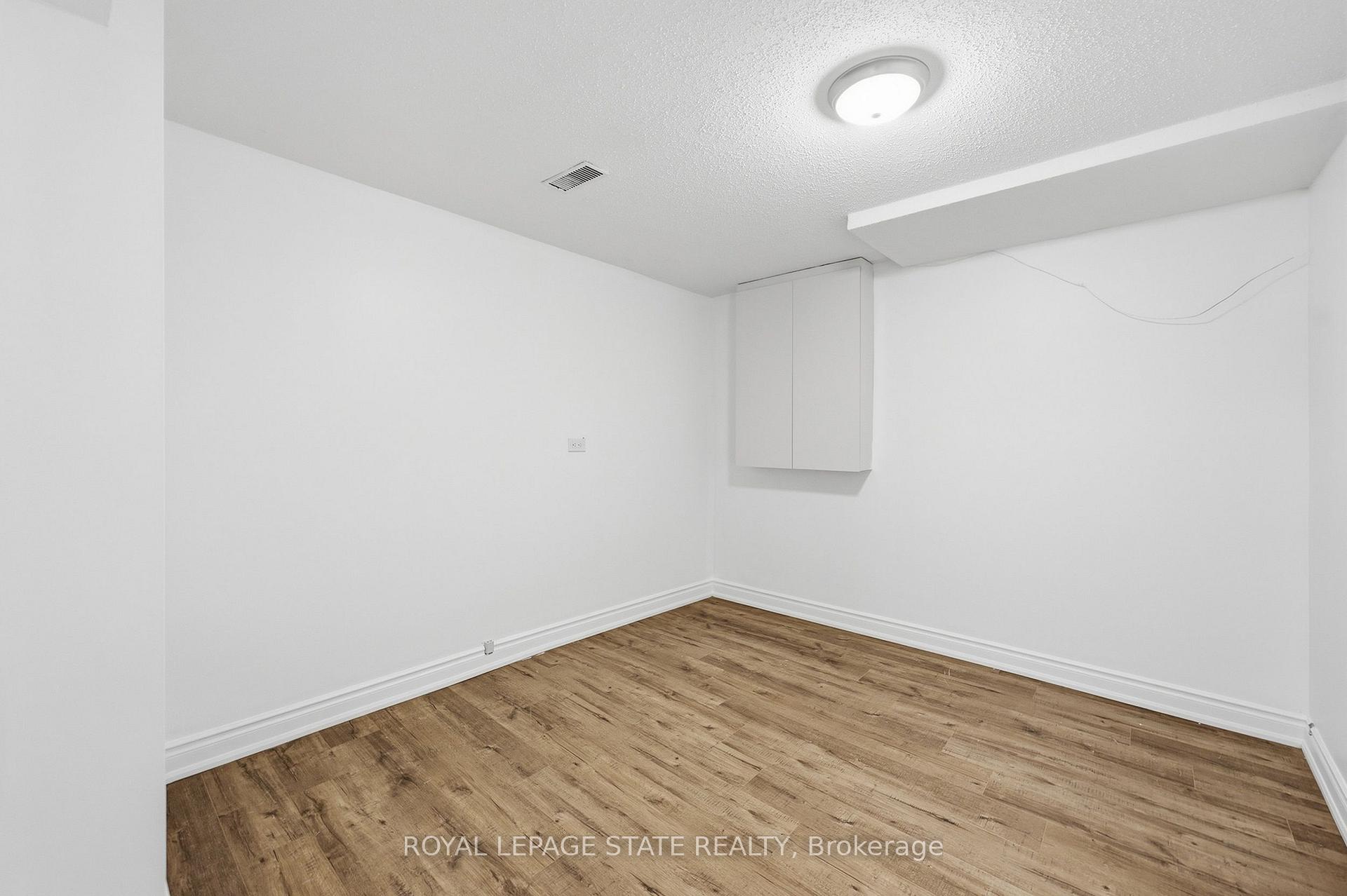 Photo 36 of 5592 Millbrook Lane, Mississauga, East Credit — HOMEH