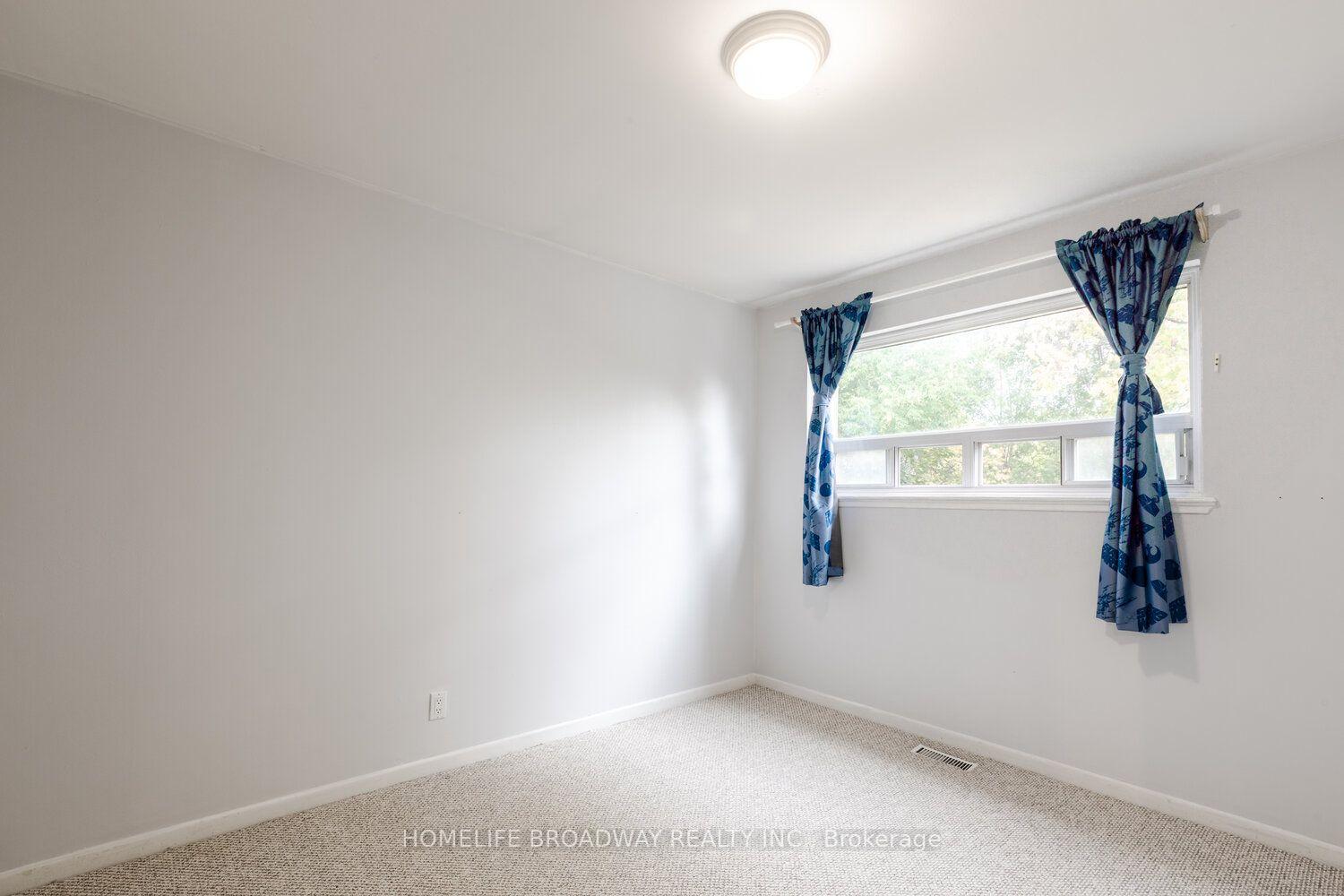 Photo 15 of 37 Millburn Drive, Etobicoke, Eringate-Centennial-West Deane — HOMEH