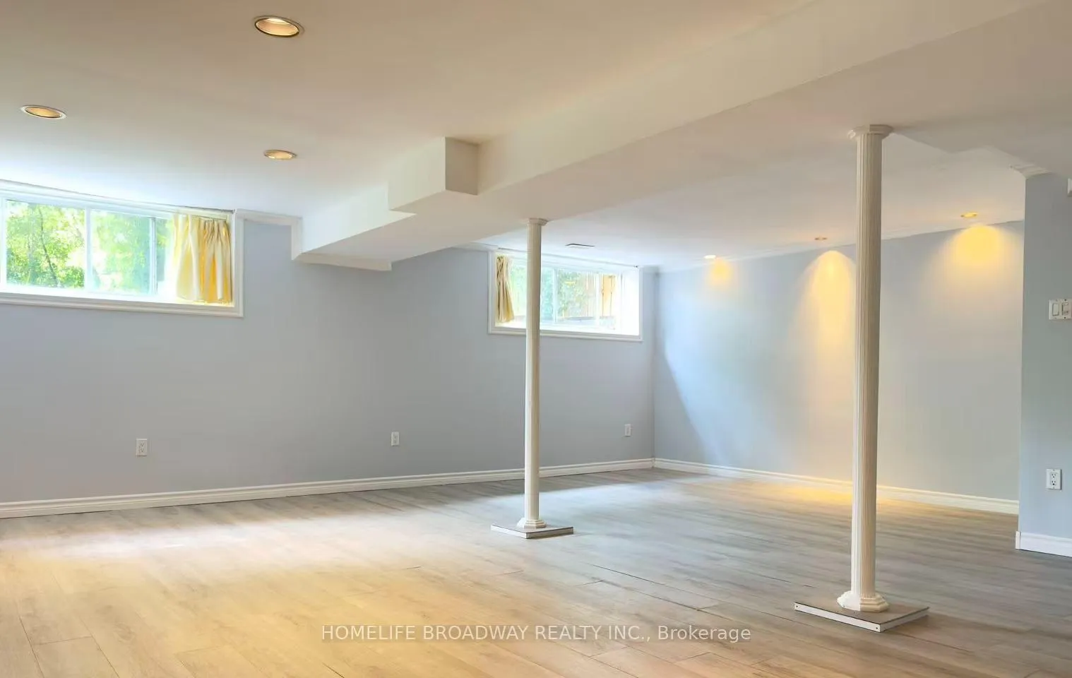 Photo 22 of 37 Millburn Drive, Etobicoke, Eringate-Centennial-West Deane — HOMEH