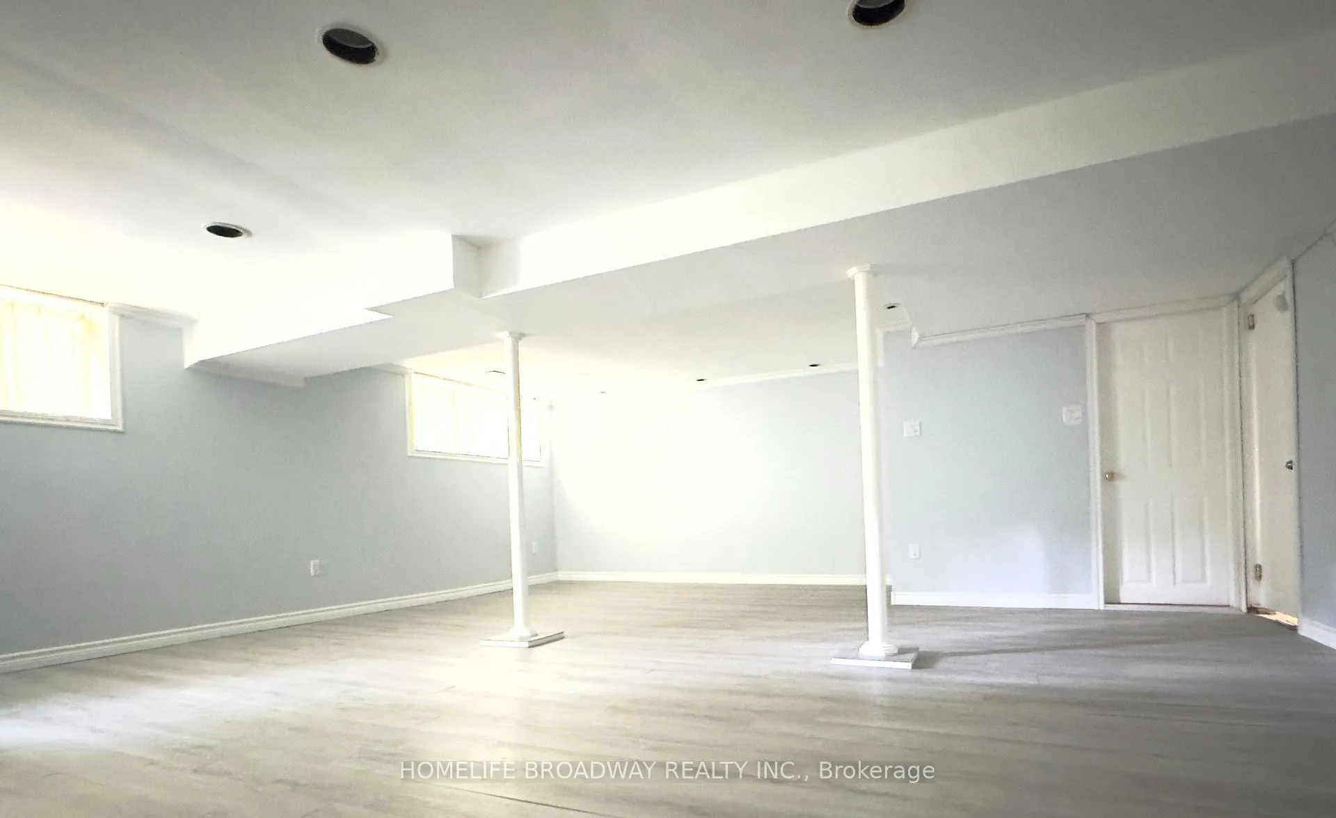 Photo 23 of 37 Millburn Drive, Etobicoke, Eringate-Centennial-West Deane — HOMEH