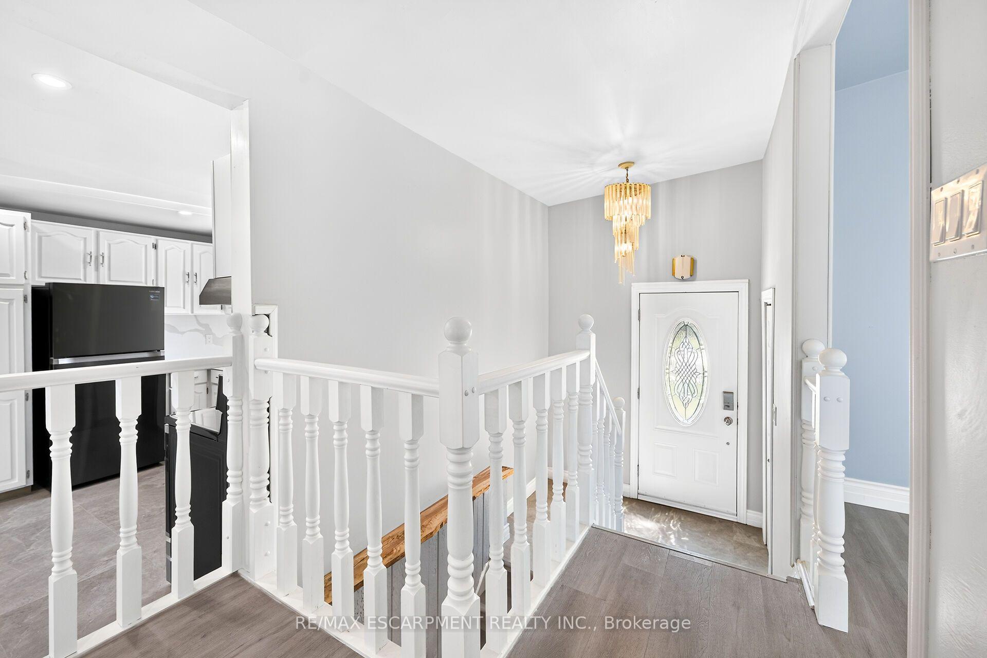 Photo 5 of 96 Fielding Crescent, Hamilton, Lawfield — HOMEH