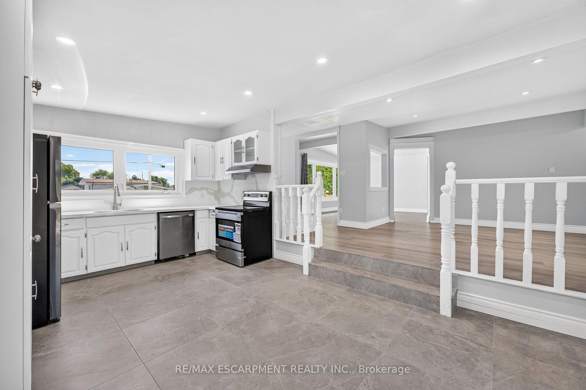 Photo 14 of 96 Fielding Crescent, Hamilton, Lawfield — HOMEH