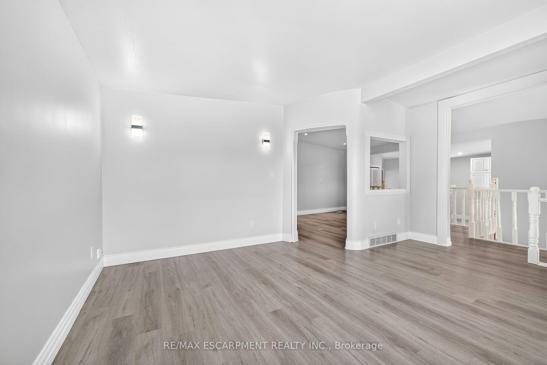Photo 17 of 96 Fielding Crescent, Hamilton, Lawfield — HOMEH