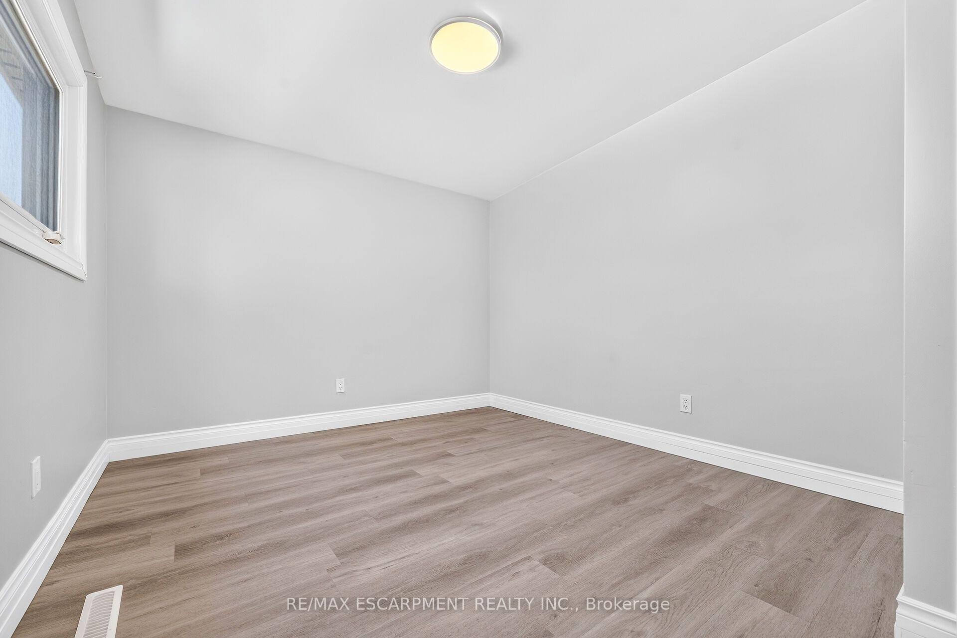 Photo 23 of 96 Fielding Crescent, Hamilton, Lawfield — HOMEH