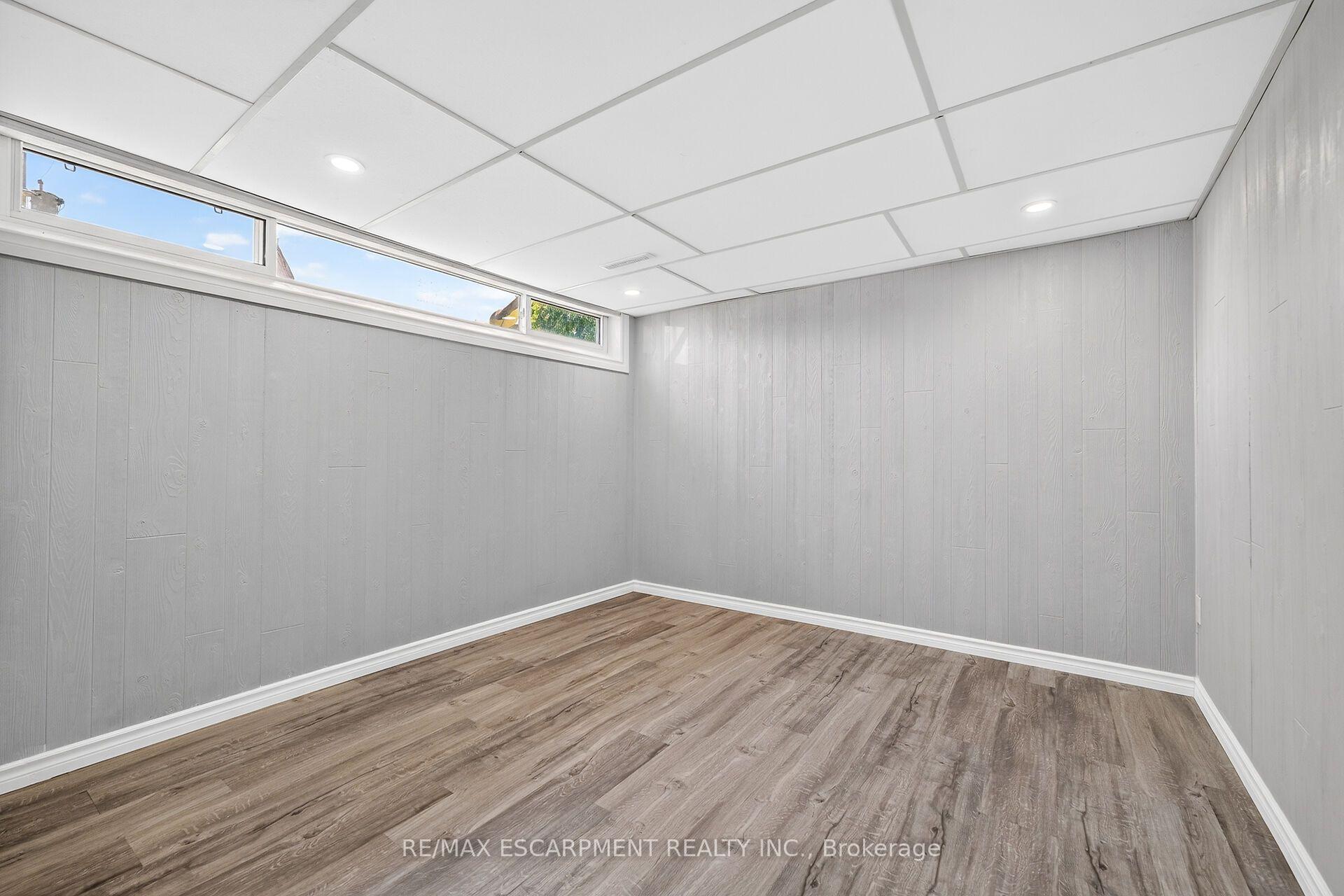 Photo 31 of 96 Fielding Crescent, Hamilton, Lawfield — HOMEH