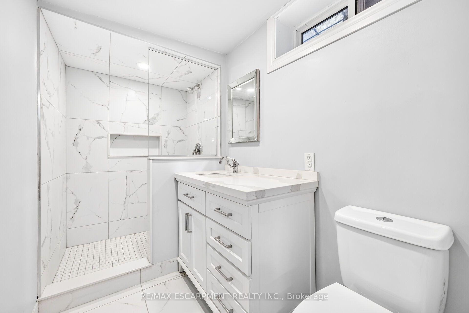 Photo 32 of 96 Fielding Crescent, Hamilton, Lawfield — HOMEH