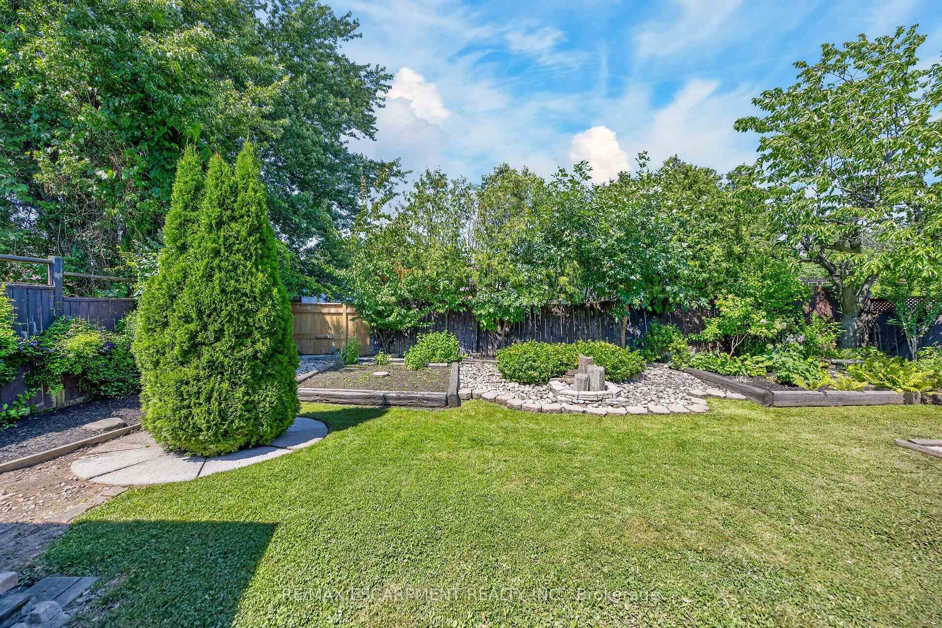 Photo 42 of 96 Fielding Crescent, Hamilton, Lawfield — HOMEH