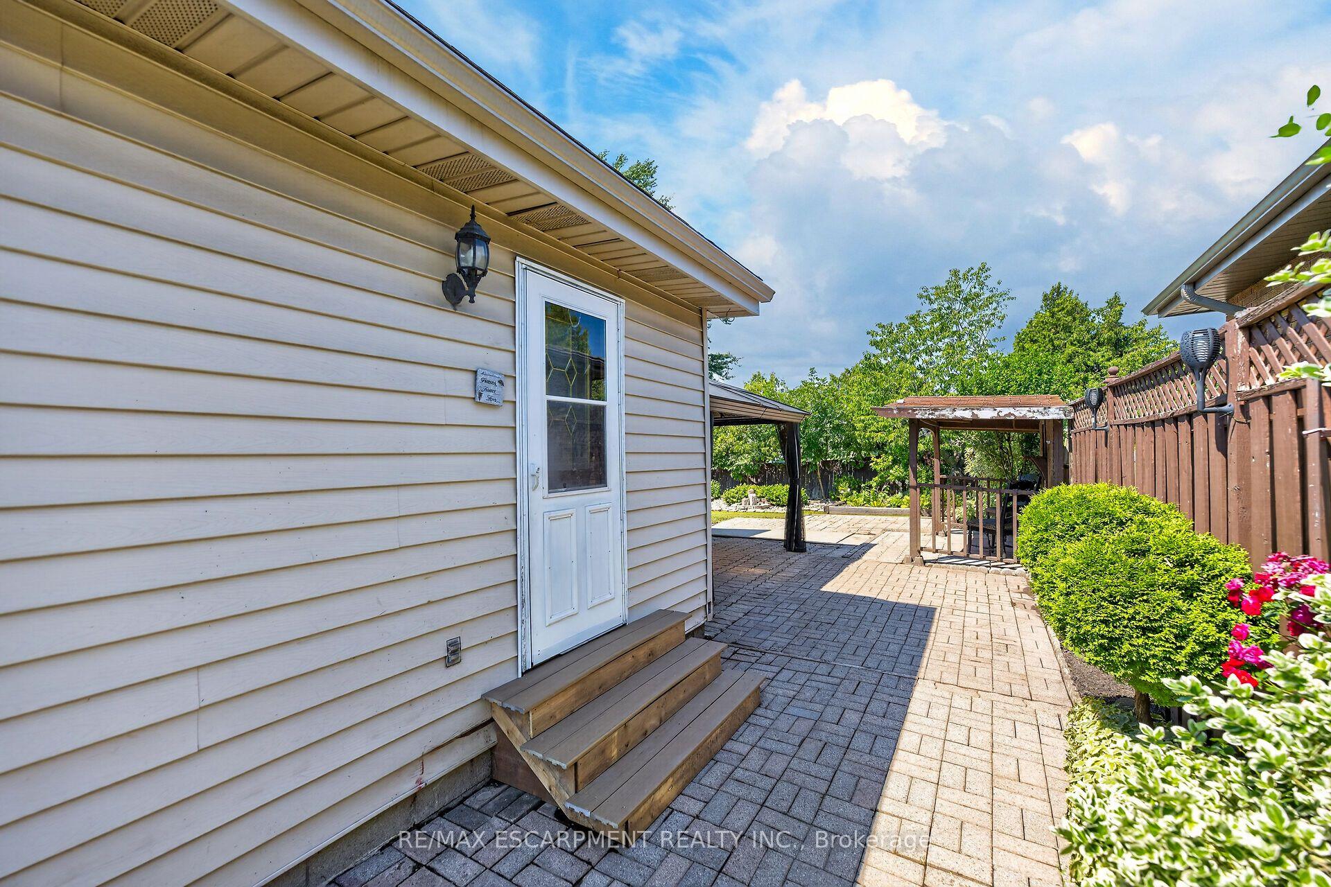 Photo 44 of 96 Fielding Crescent, Hamilton, Lawfield — HOMEH