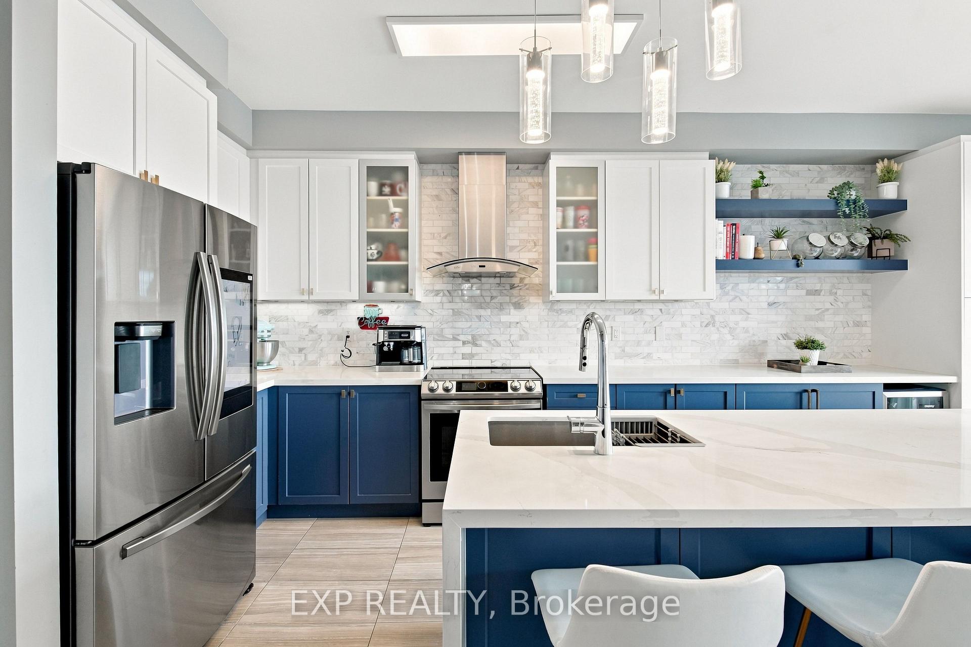 Photo 3 of 39 Purdy Place, Clarington, Bowmanville — HOMEH