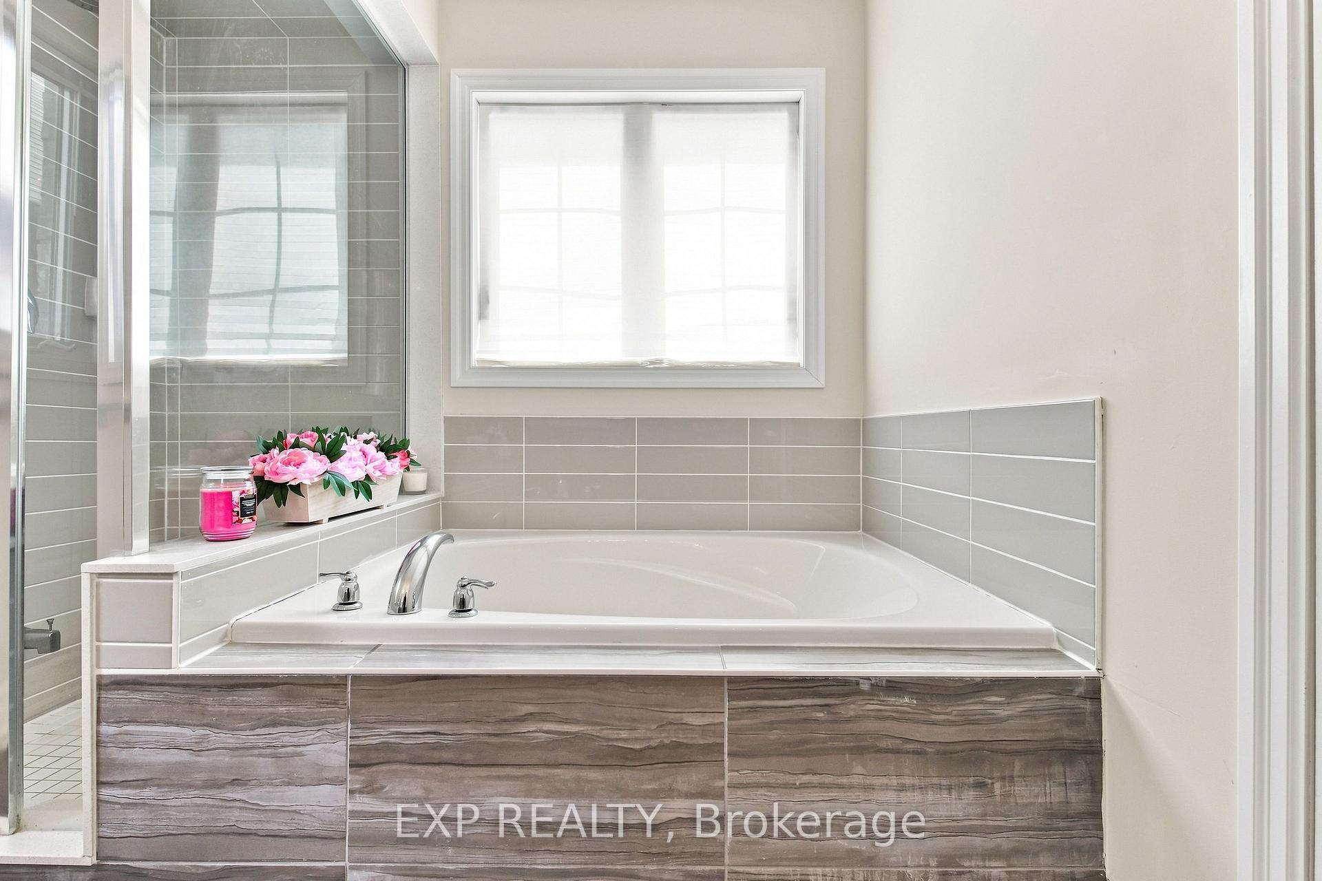 Photo 27 of 39 Purdy Place, Clarington, Bowmanville — HOMEH