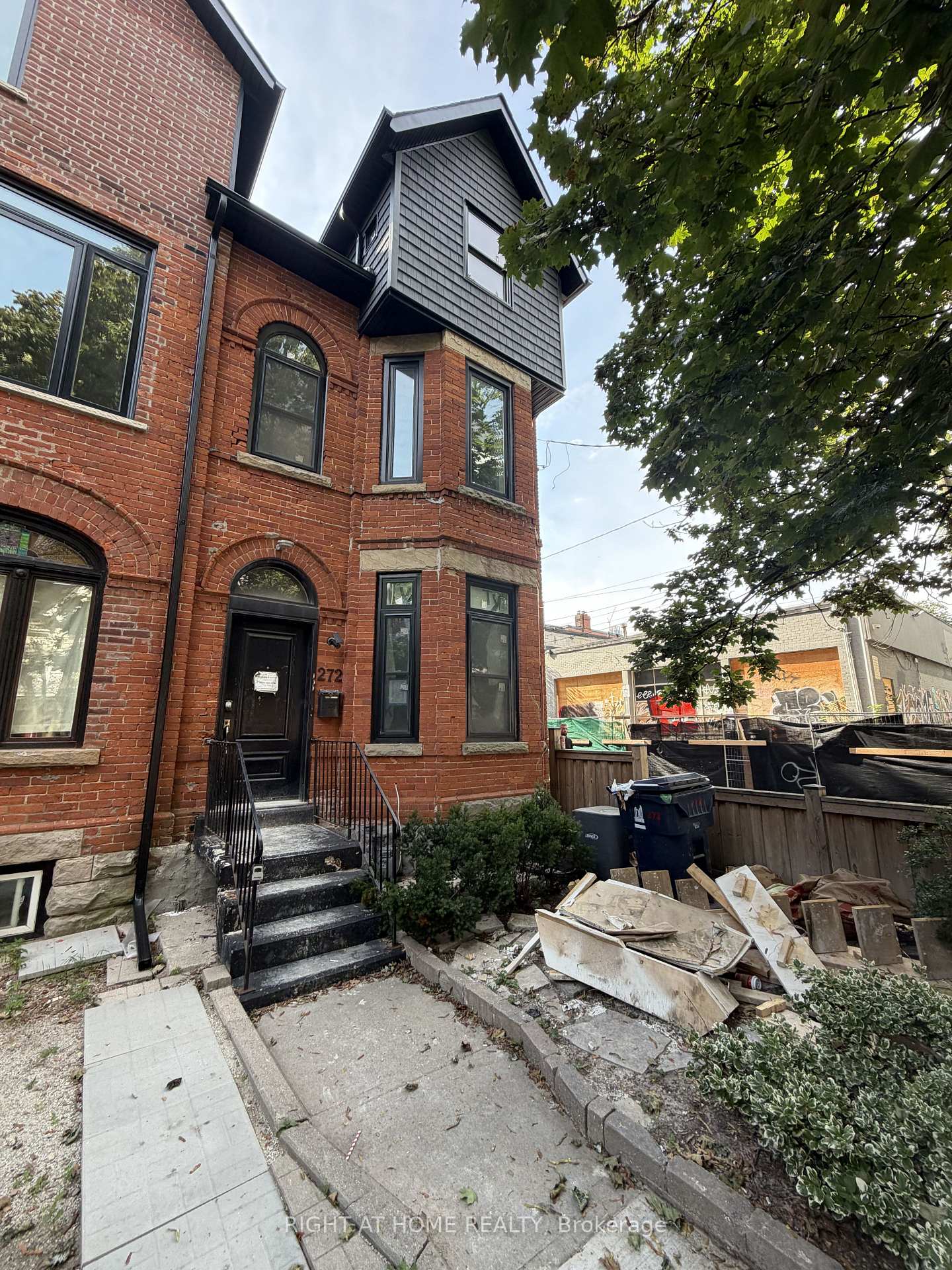 Photo 1 of 272 Seaton Street, Toronto, Moss Park — HOMEH