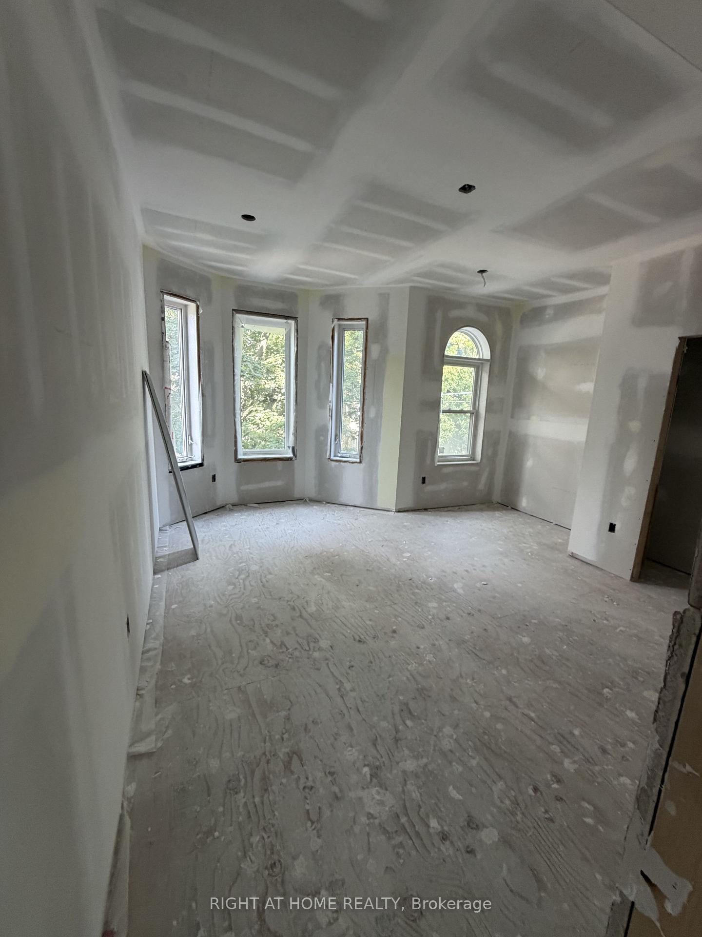 Photo 6 of 272 Seaton Street, Toronto, Moss Park — HOMEH