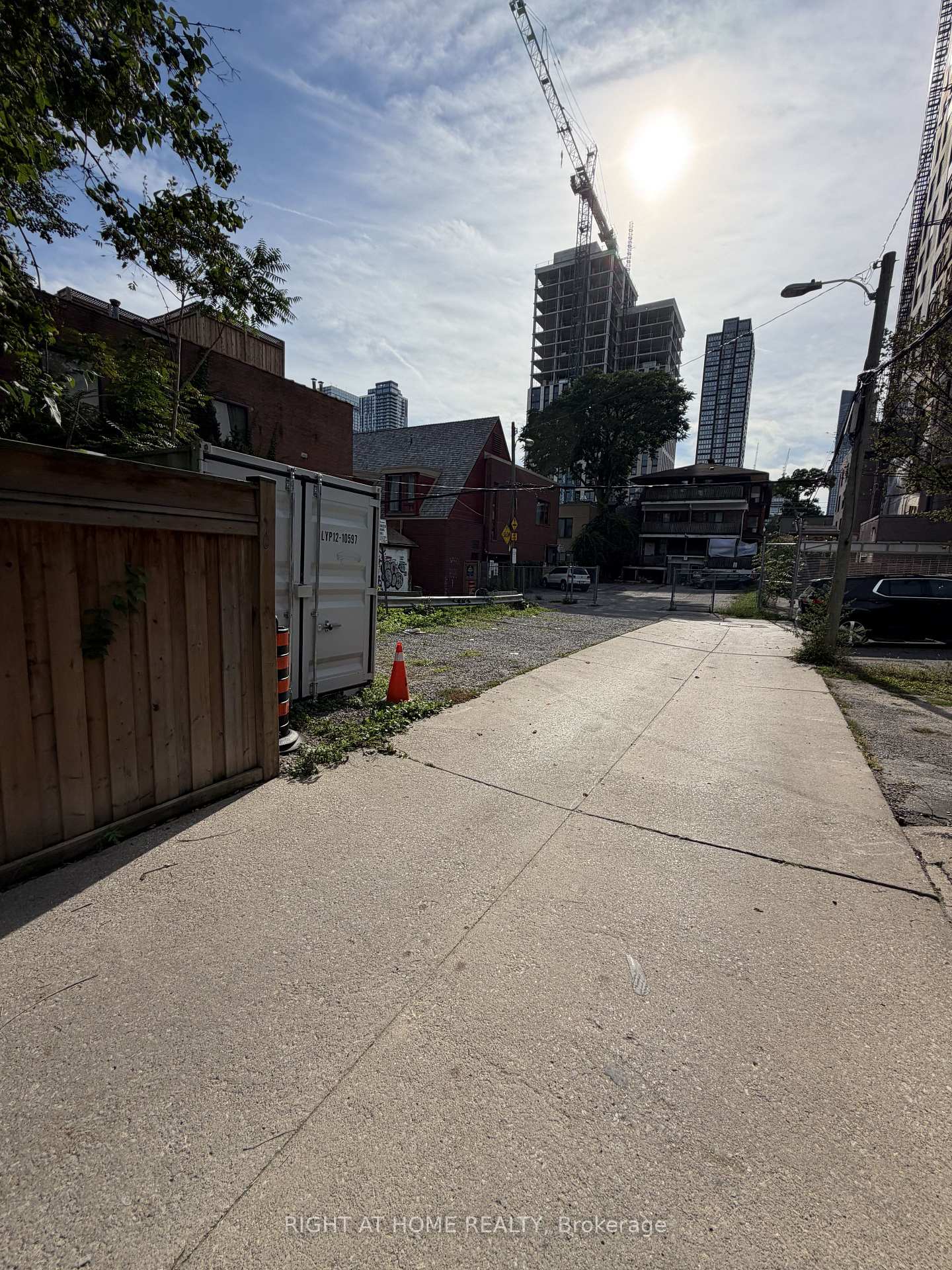 Photo 8 of 272 Seaton Street, Toronto, Moss Park — HOMEH