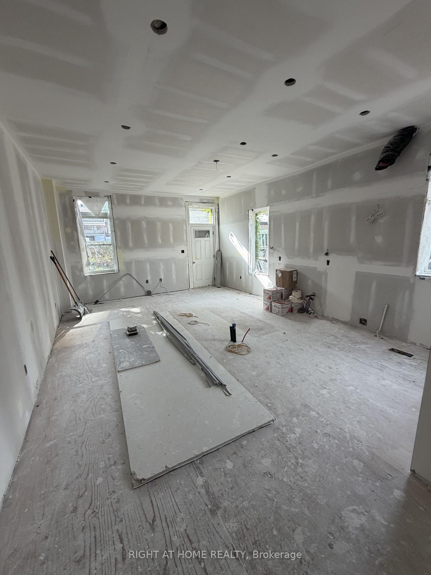 Photo 10 of 272 Seaton Street, Toronto, Moss Park — HOMEH