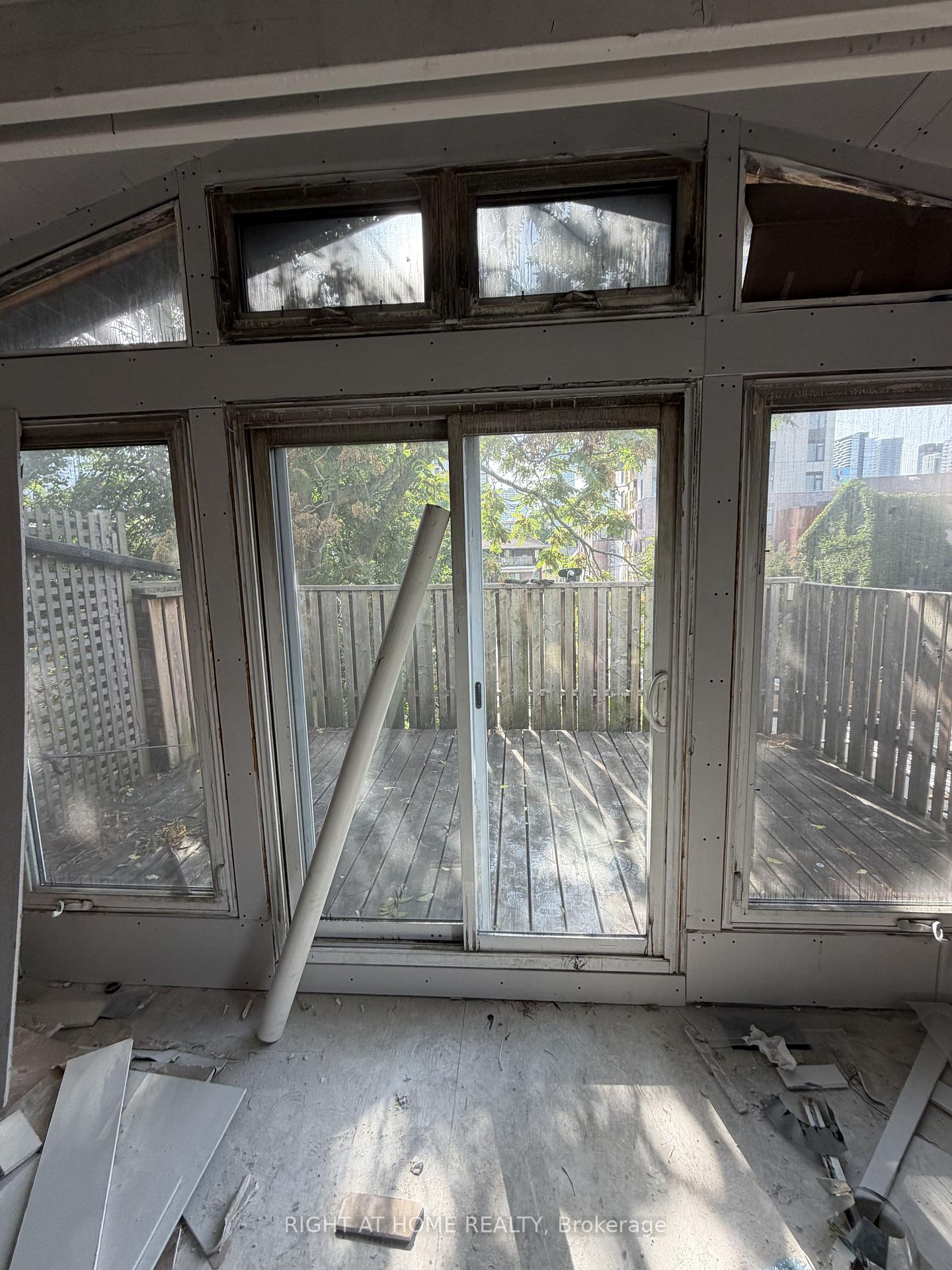 Photo 13 of 272 Seaton Street, Toronto, Moss Park — HOMEH